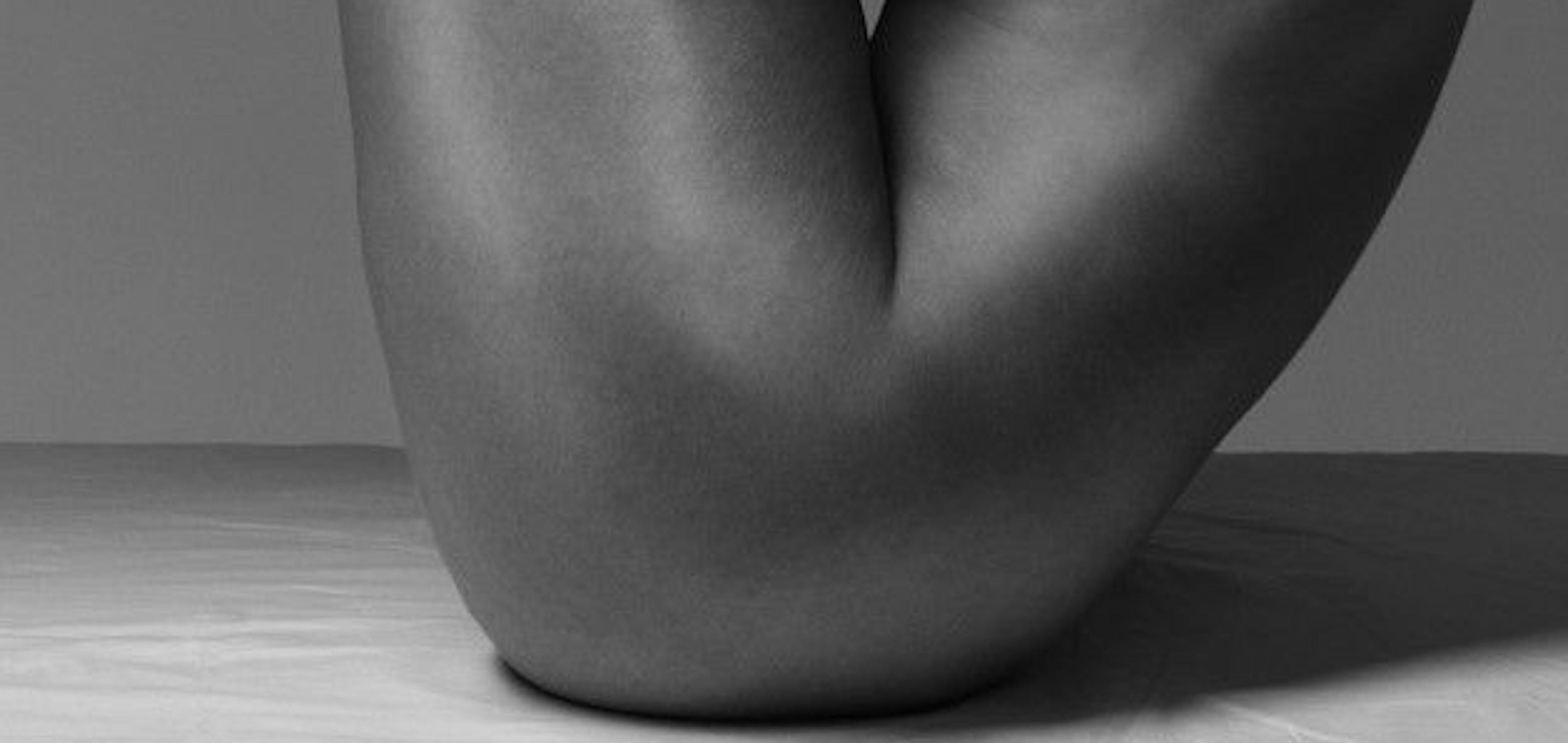 161.03.11 von Klaus Kampert – Aktfotografie der bildenden Kunst, Frauenkörper, Ästhetik im Angebot 4