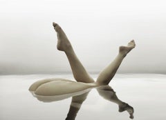 163.08.12 von Klaus Kampert - Farbaktfotografie, Frauenkörper, Wasser, Beine