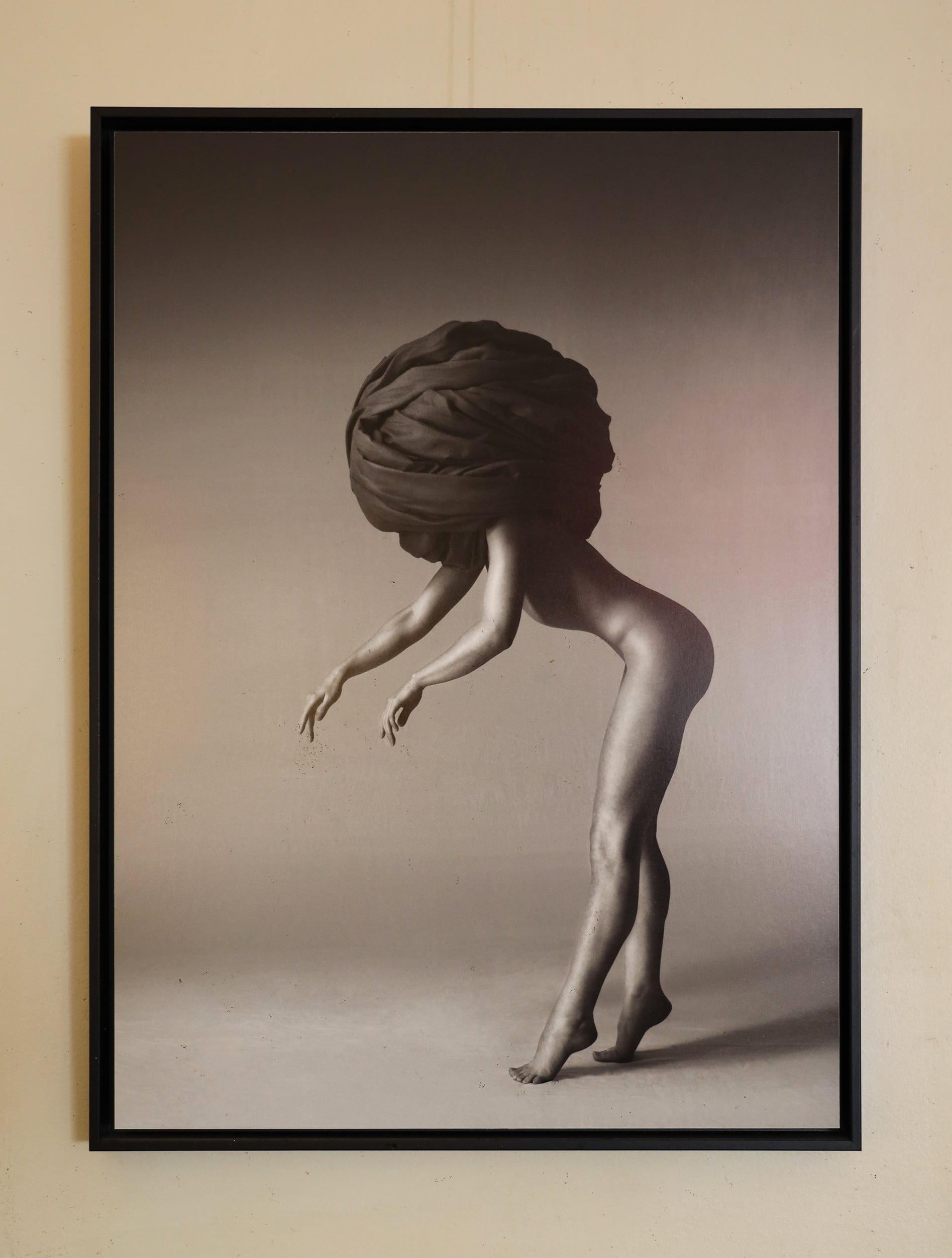 168.07.12 par Klaus Kampert - Photographie de nu en noir et blanc, corps de femme en vente 1