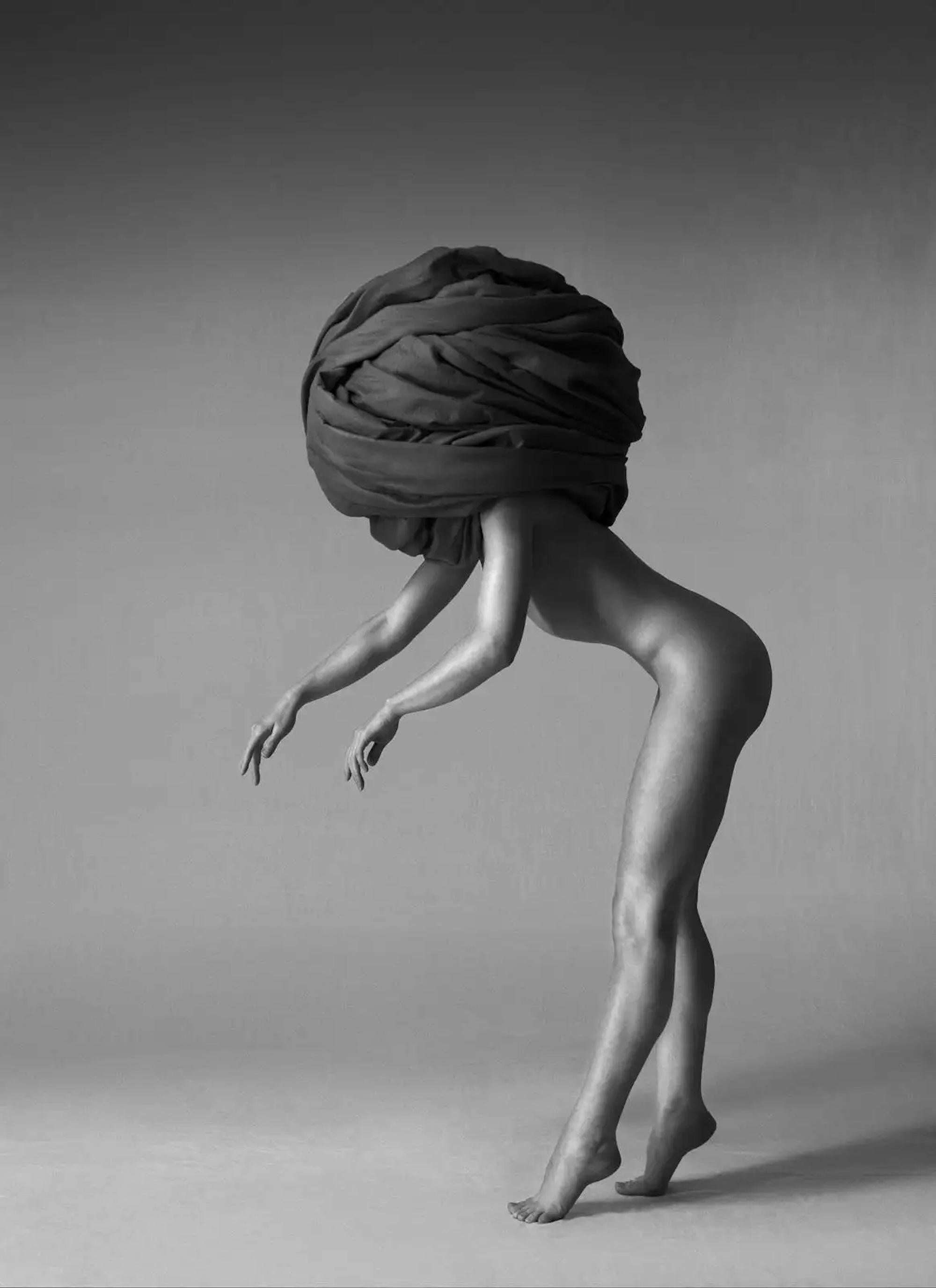 168.07.12 di Klaus Kampert - Fotografia di nudo in bianco e nero, corpo di donna