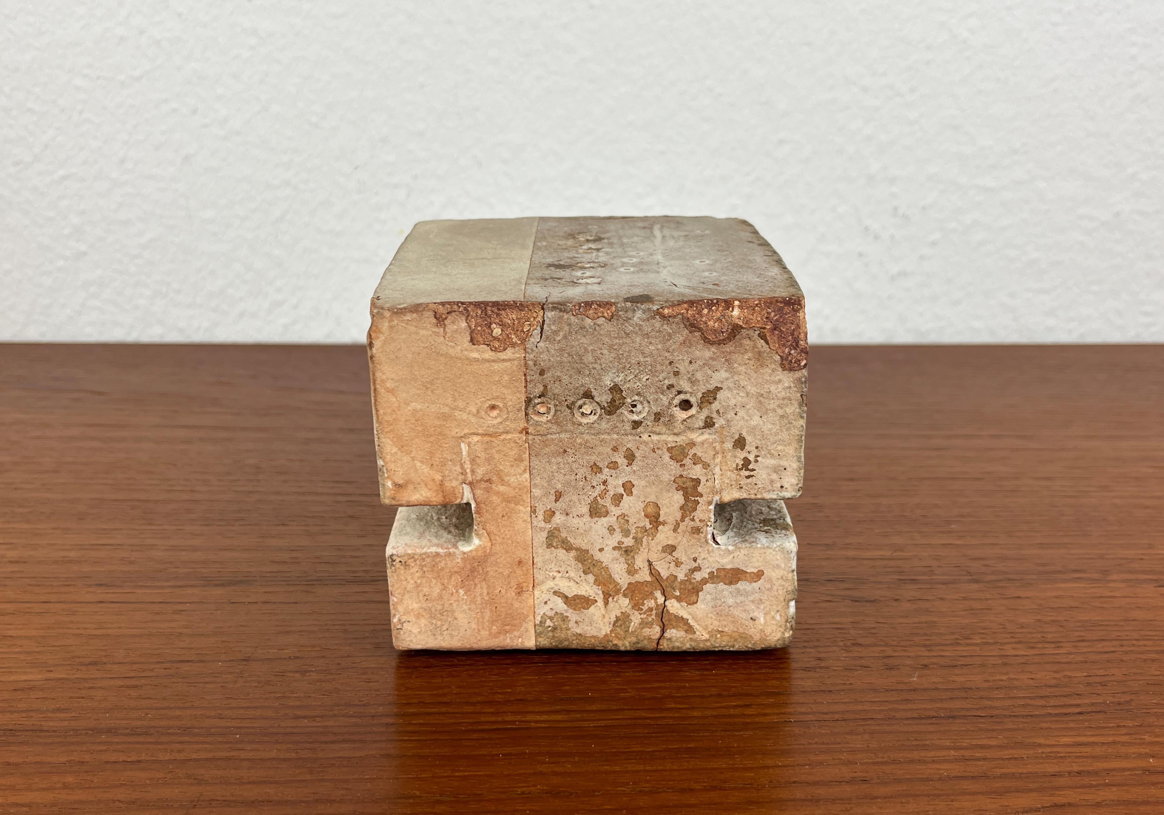 Klaus Lehmann, Brutalistische Studio Pottery Kubus Kunst Skulptur Nr. Nr. 337 81 (Ende des 20. Jahrhunderts) im Angebot