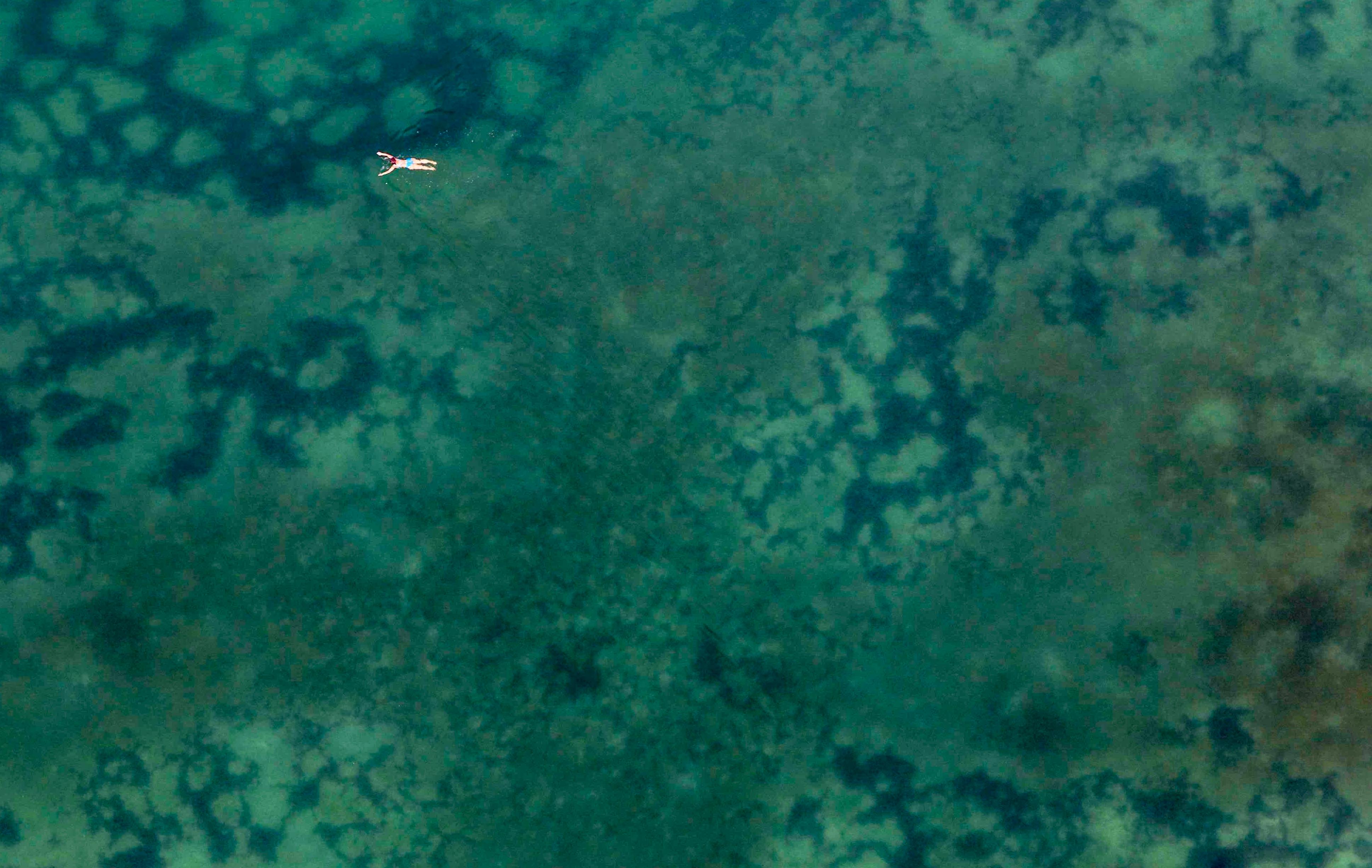 Serenidad - Fotografía aérea en color - Photograph de Klaus Leidorf