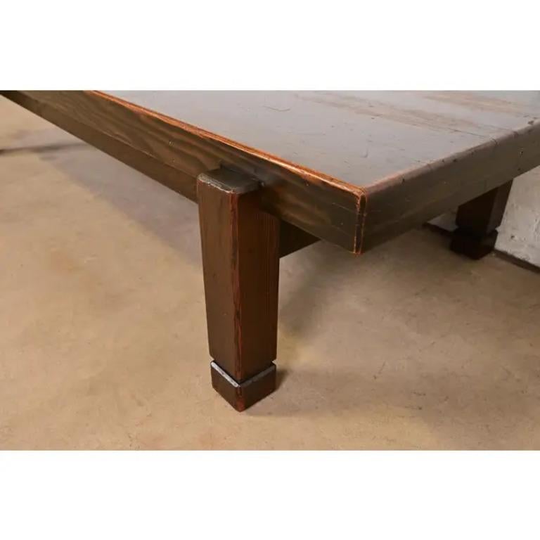 Mesa de centro geométrica brutalista de mediados de siglo de Klaus Rausch, años 60 Madera en venta