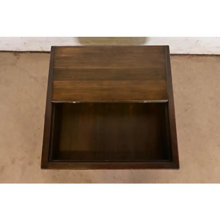 Mesa de centro de almacenamiento geométrica Brutalista de mediados de siglo de Klaus Rausch, años 60 Cuero en venta