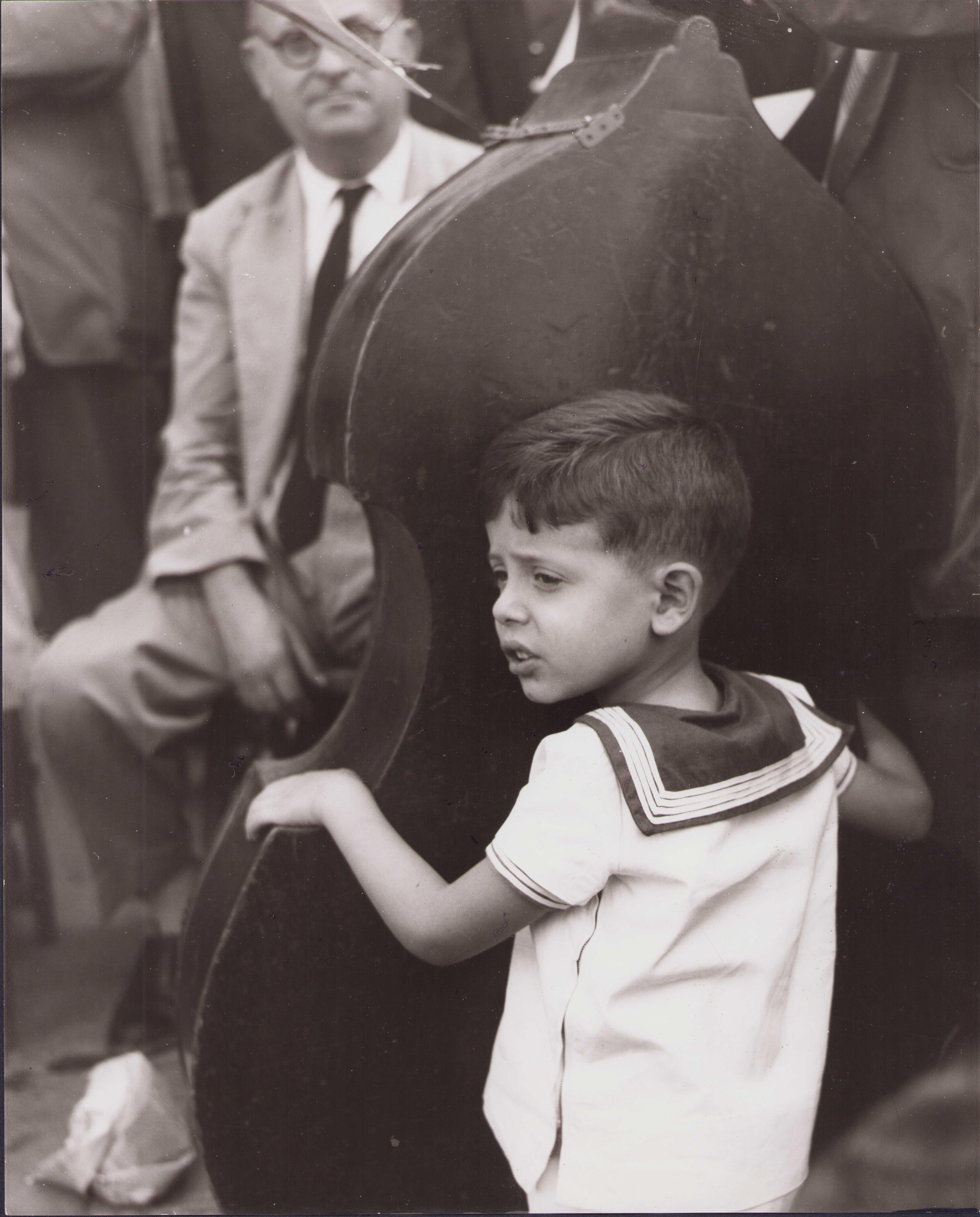 Barcelone 1958 - Garçon avec contrebasse - Original Vintage - Noir 
Blanc