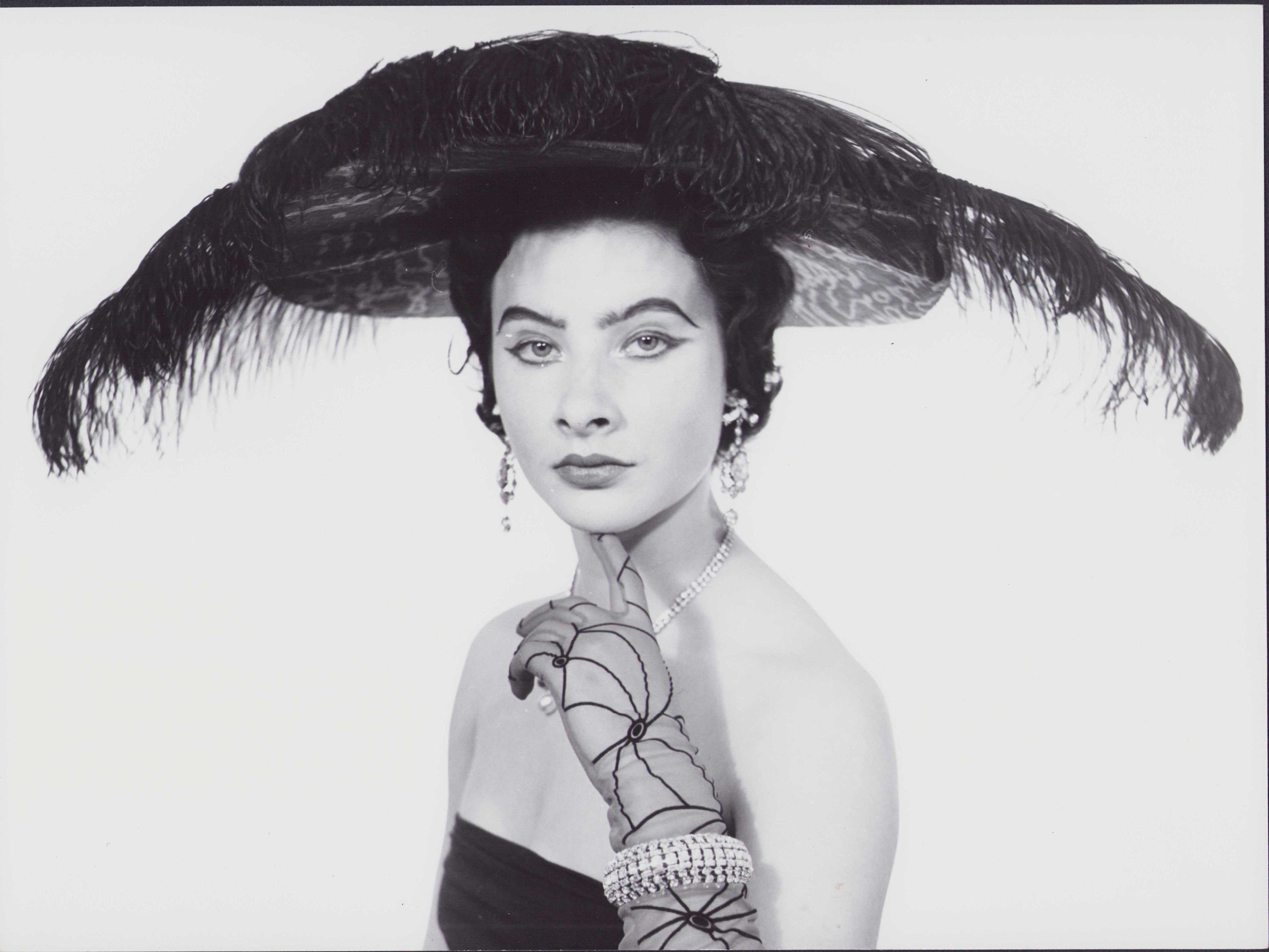  Klaus Redenbacher Black and White Photograph - Ladies' Hat Fashion, 1954 – Original Vintage – Black & White