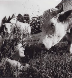 Frau und Kuh 1955 - Original Vintage By - Schwarz-Weiß
