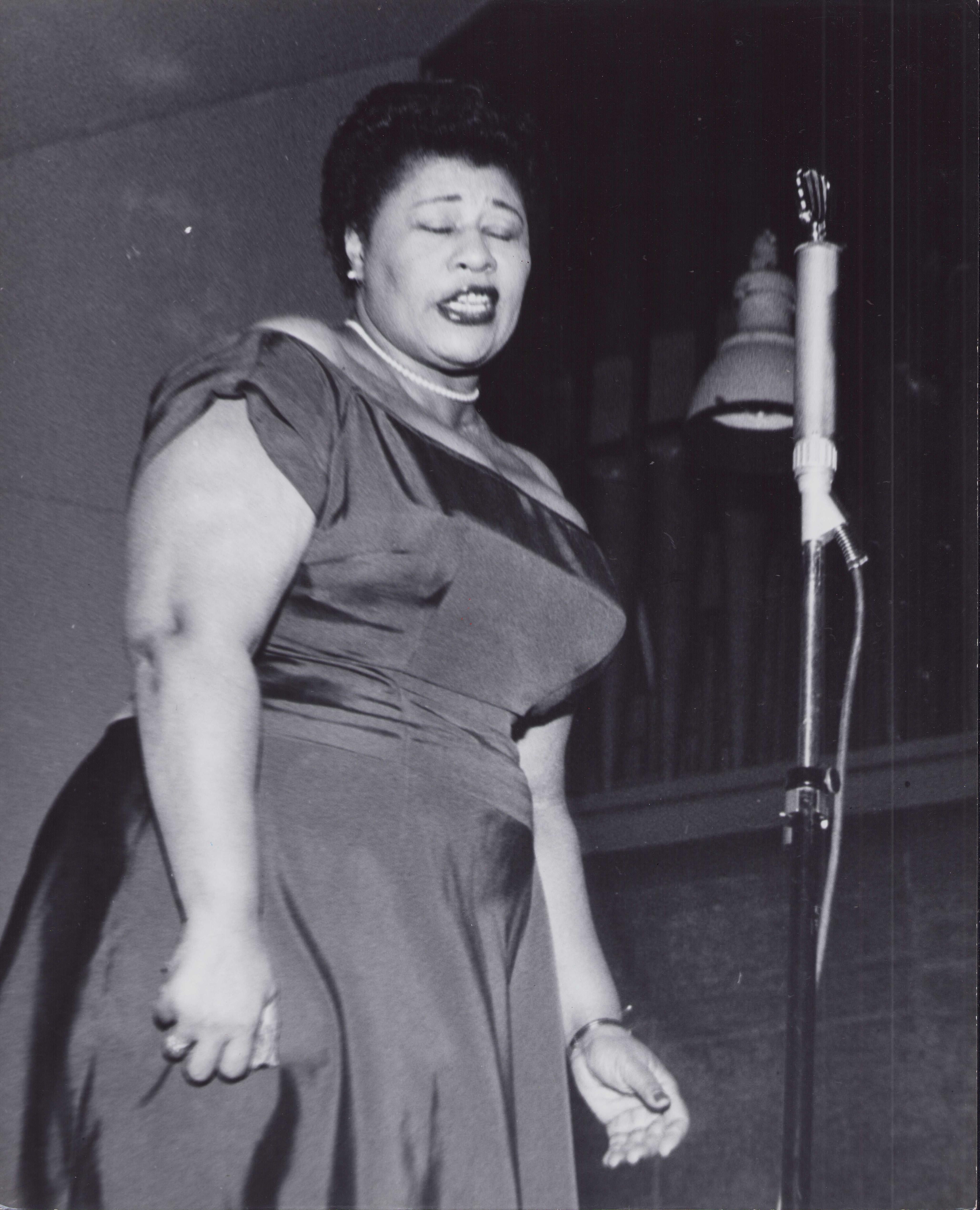 Klaus Redenbacher Black and White Photograph - Ella Fitzgerald in Concert, Germany 1955 - Original Vintage Photograph