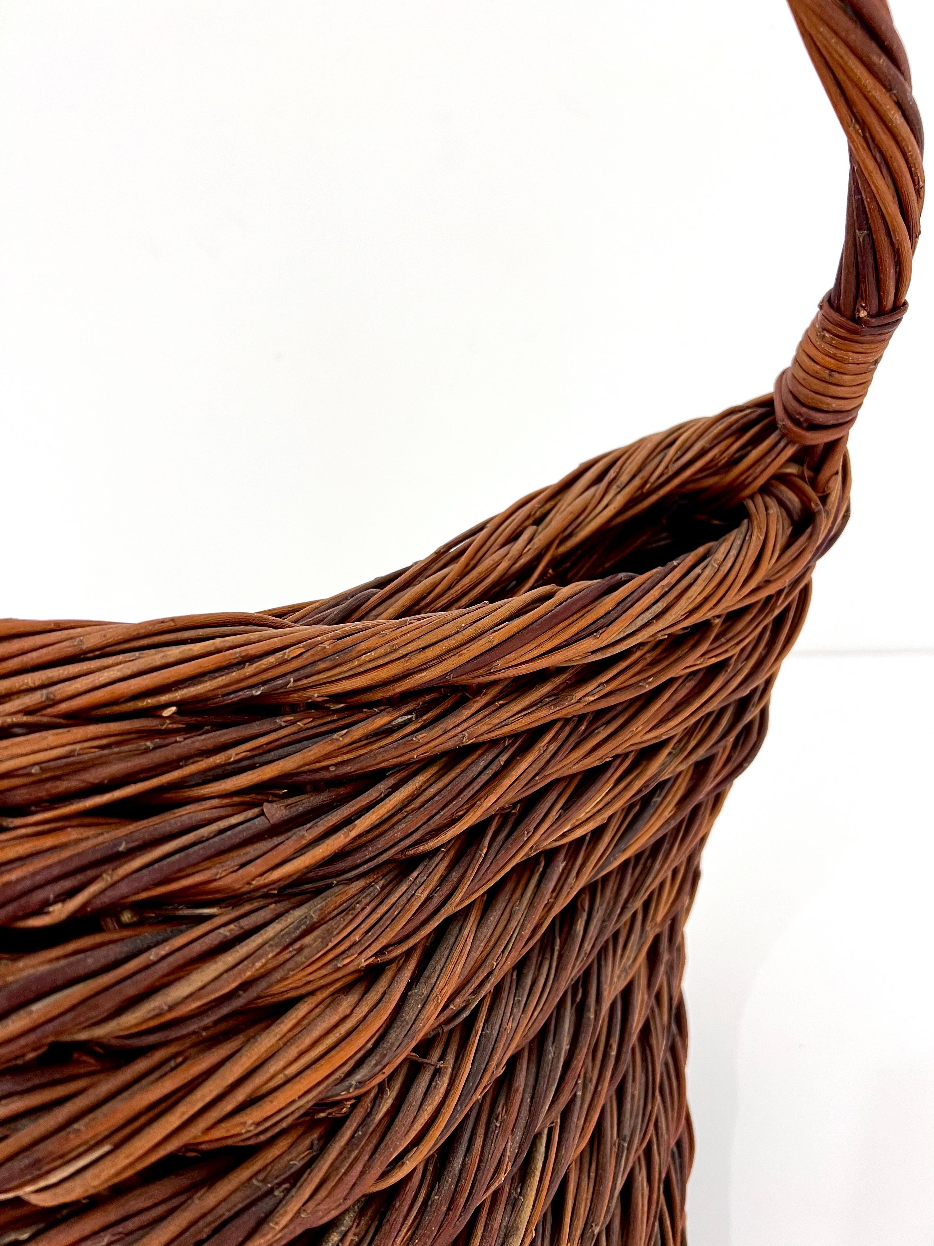 Roseau Panier sculptural en roseau de Klaus Titze en vente