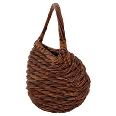 Panier sculptural en roseau de Klaus Titze