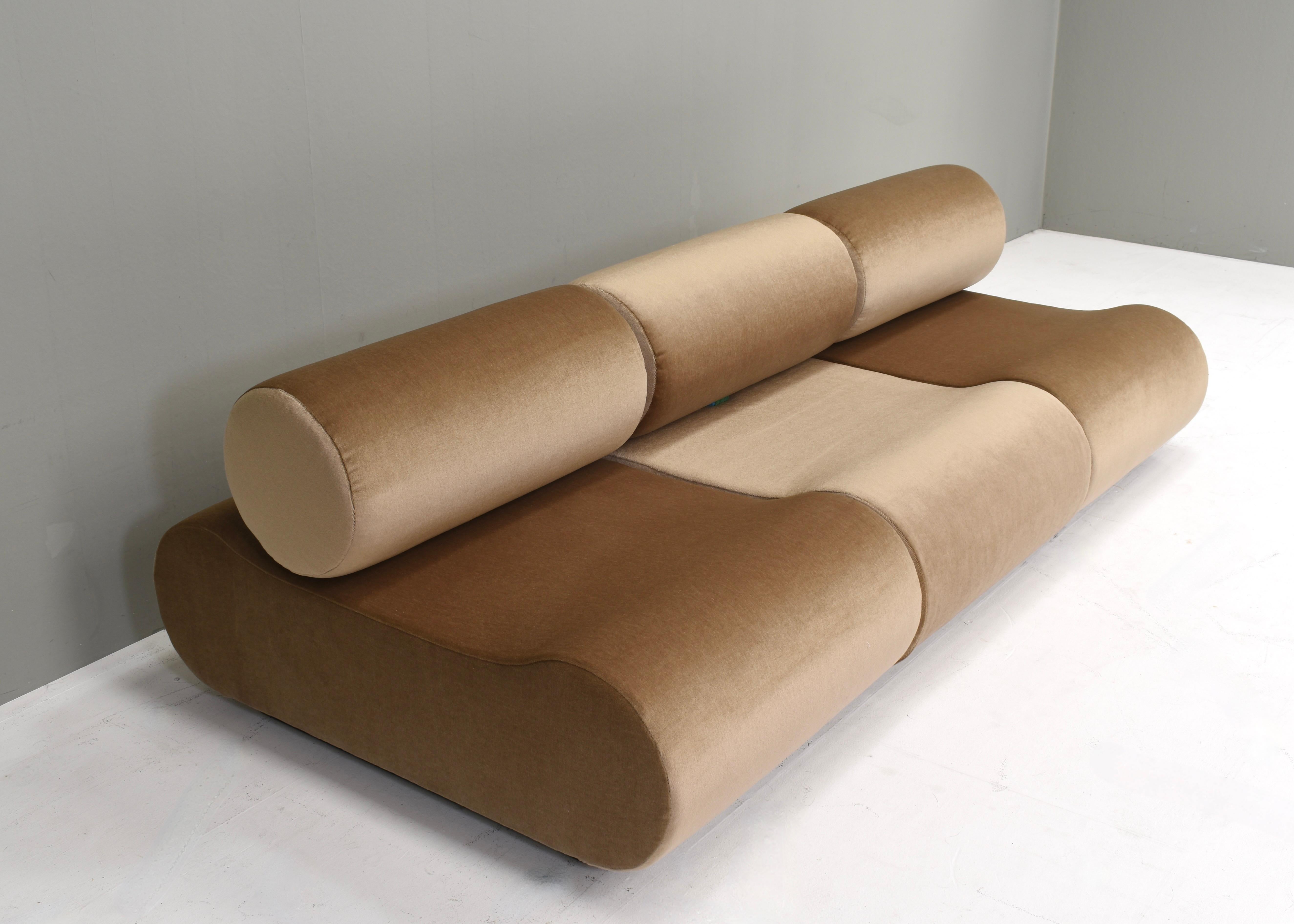 Canapé 'Corbi' de Klaus Uredat pour COR en tissu Mohair neuf, Allemagne - 1969 en vente 4