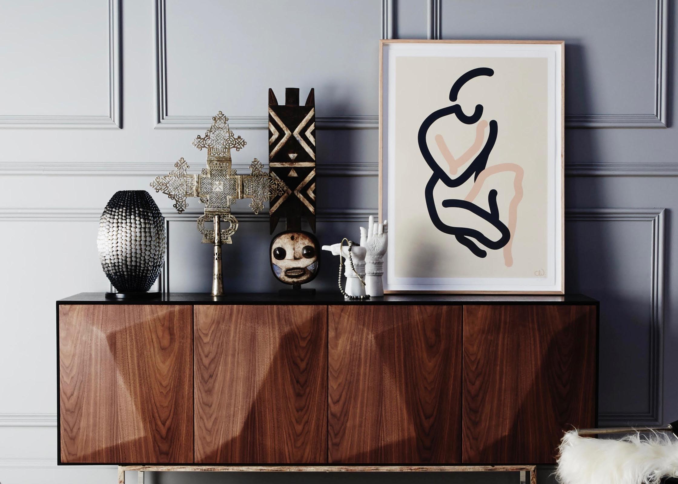 Two items:
1. table lamp ø0.20x0.38m - ombre 
2. floor lamp ø0.50x1.10m - ombre

Each clay bead is hand rolled, kiln fired, then dip dyed before being individually strung onto a wrought iron frame and available in a range of colors, including our