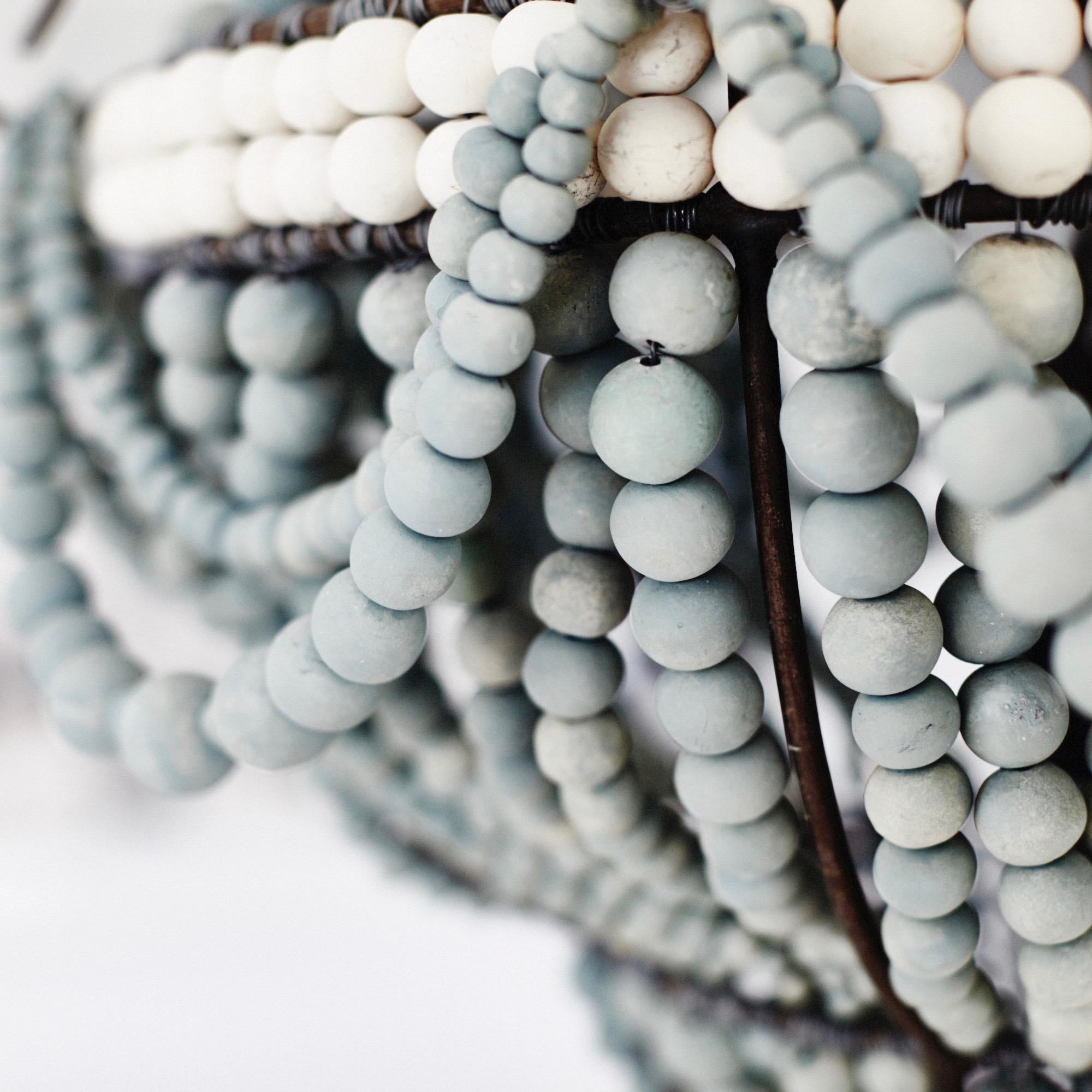 Klaylife Ornament, Meeresspray, Medium, handgefertigter Kronleuchter aus Ton mit Perlen, 21. Jahrhundert (Südafrikanisch) im Angebot