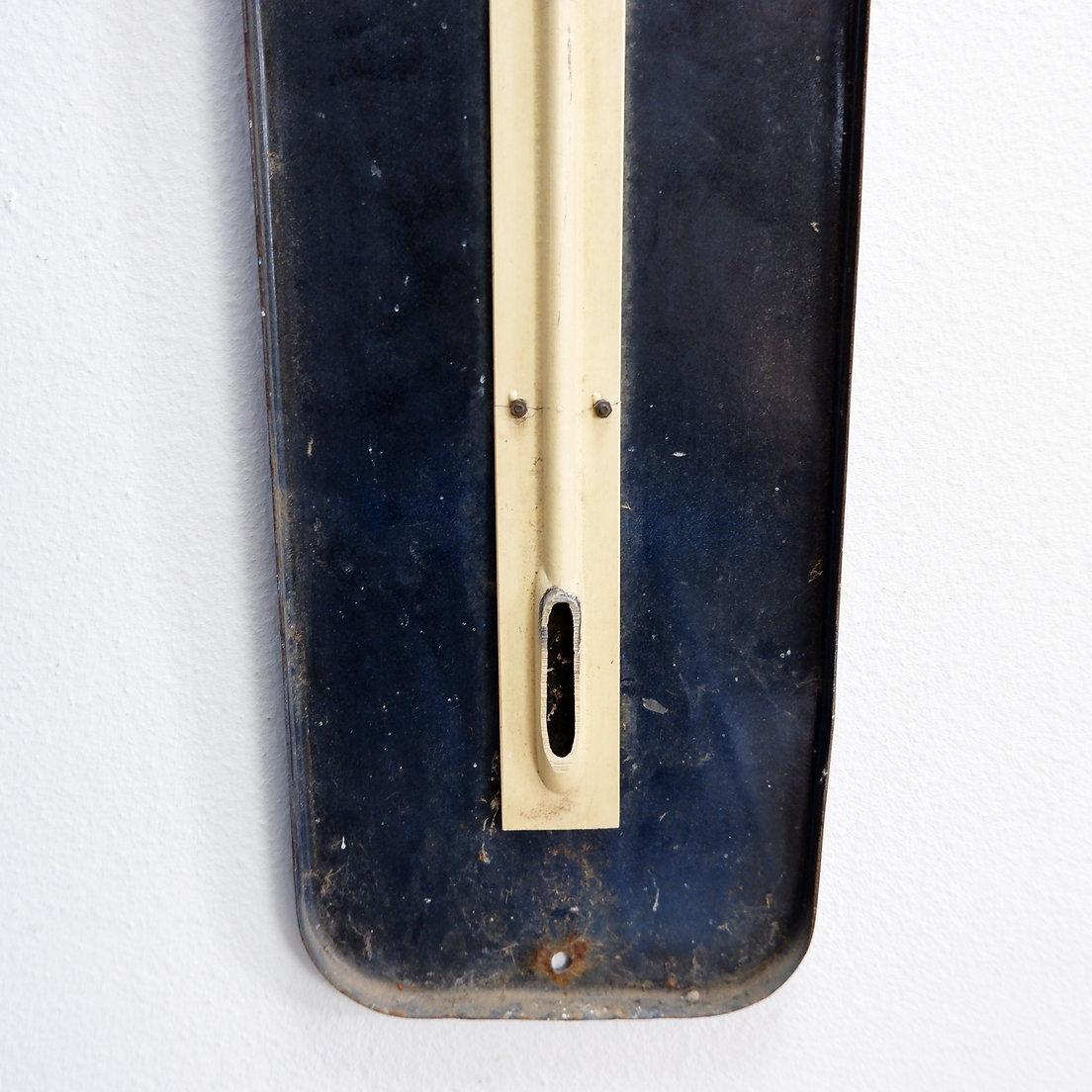 decorative object - collectible
Measures : 17,5x1,5cm H:67,5cm 
Material: The thermometer is made of enameled sheet metal.
Antique enameled advertising thermometer from the French tire brand Kléber, promoting their 