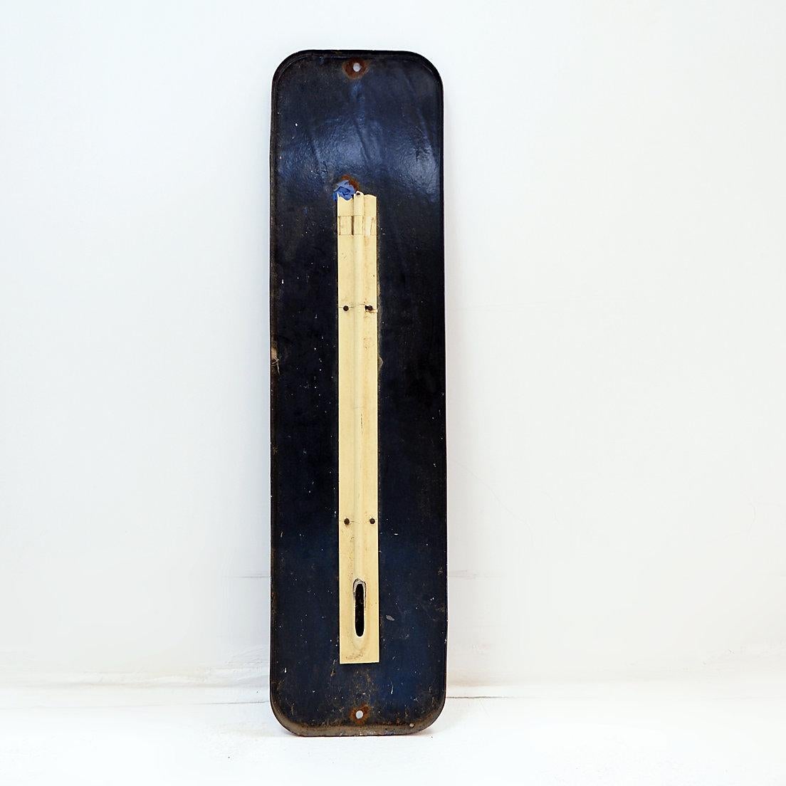 Kléber V10 GT enamel plate thermometer - 1950s For Sale 1