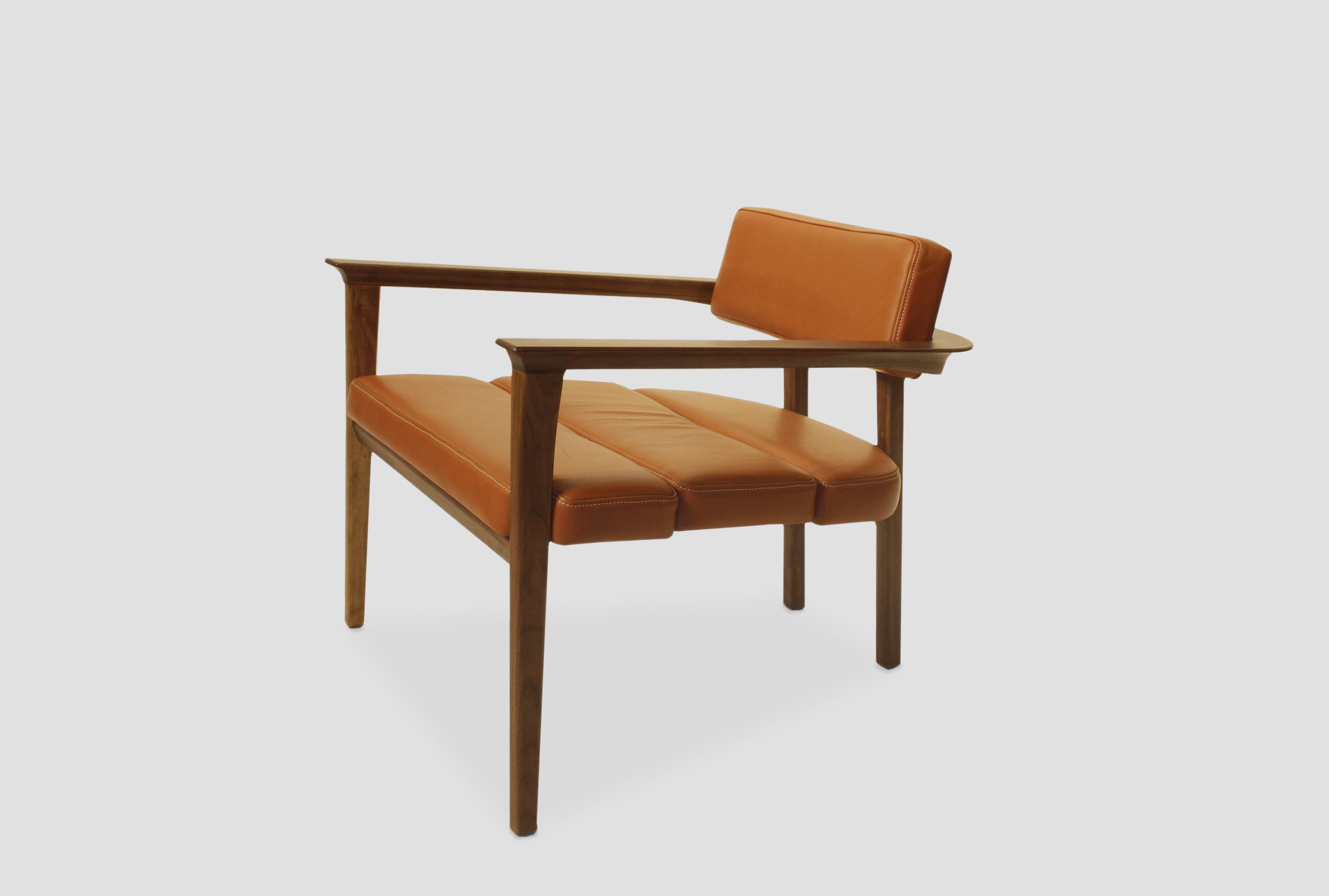 Sillón Klee de Arturo Verástegui
Dimensiones: P 72 x An 76 x Al 70 cm
Materiales: madera de nogal, cuero.

Sillón de nogal de encina macizo, cuero.

Arturo Verástegui es director y fundador de BREUER desde 2015. Arturo comenzó su carrera en el mundo