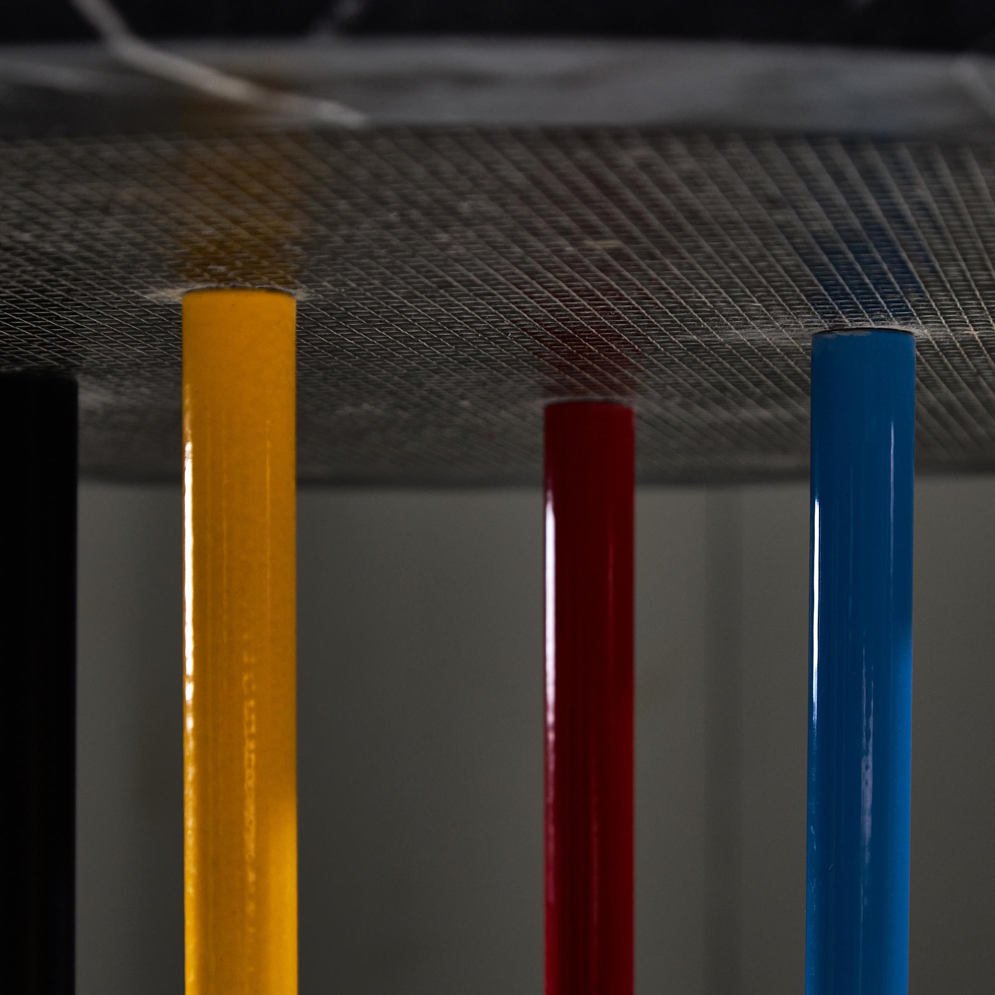 Métal Table basse en marbre et métal laqué 'KLEETO' par Cleto Munari, Italie, années 2000 en vente