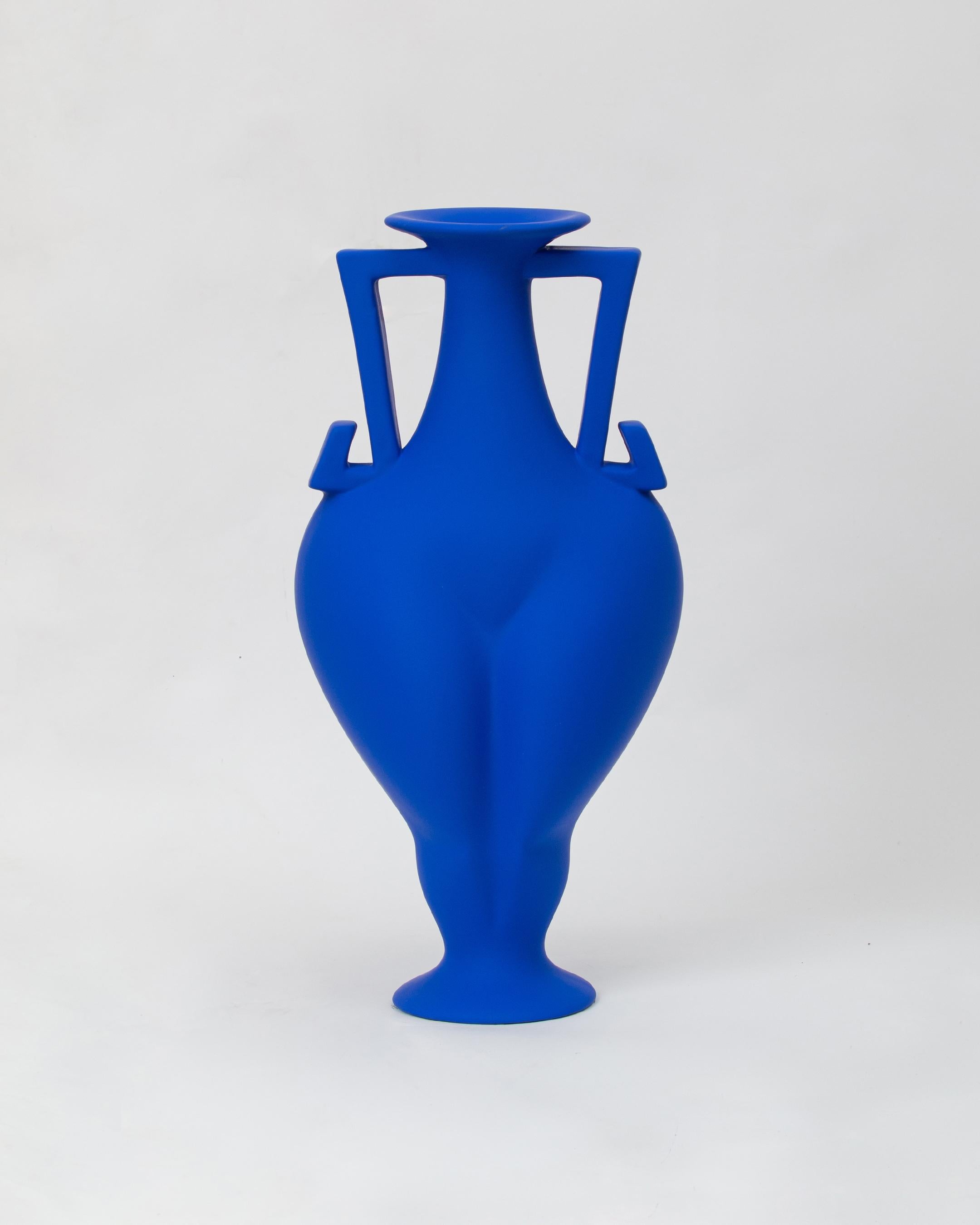 A vase with feminine features, a combination of beauty, perfection and harmony of the statuesque body represented in Greek art, and the graceful silhouette of the contemporary female body. B-phora ironically shows what has been hidden for centuries