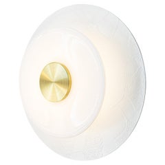 Applique Klein en eau-forte Ginkgo en blanc mat avec rondelle en verre blanc