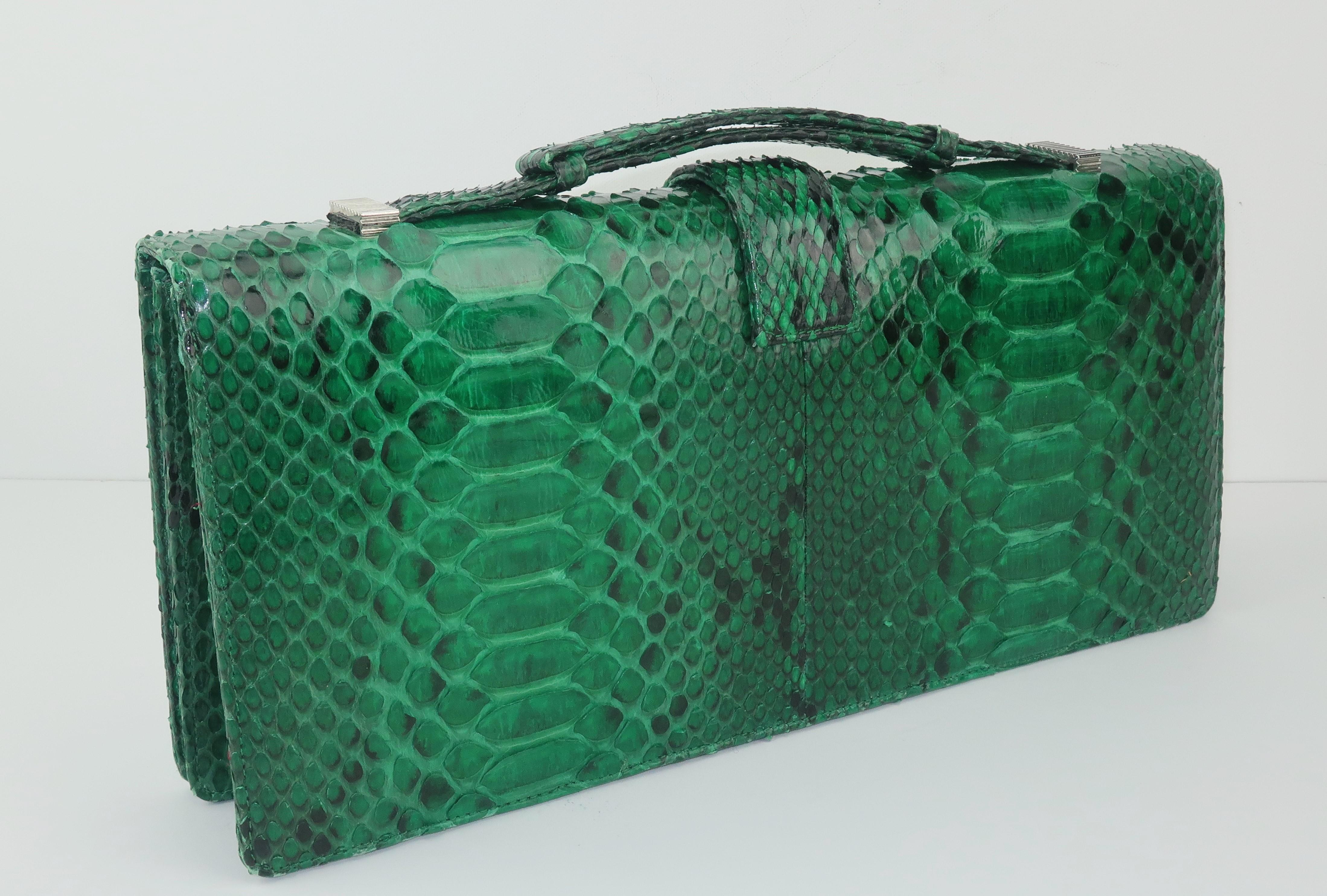 Kleinberg Sherrill Green Snakeskin Clutch Handbag In Good Condition In Atlanta, GA
