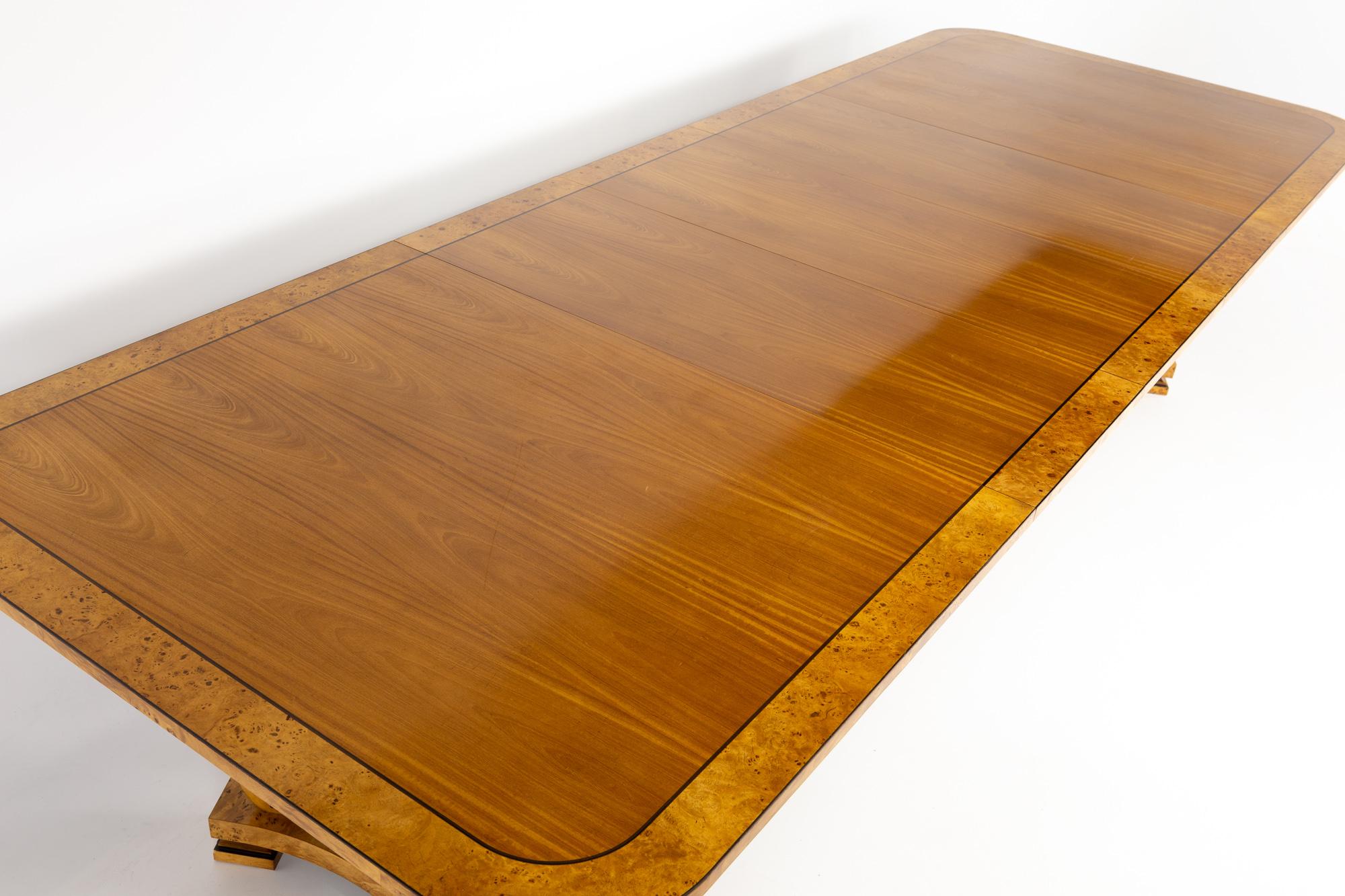 Table de salle à manger néoclassique Klismos Collection de Baker Furniture-3 feuilles en vente 13