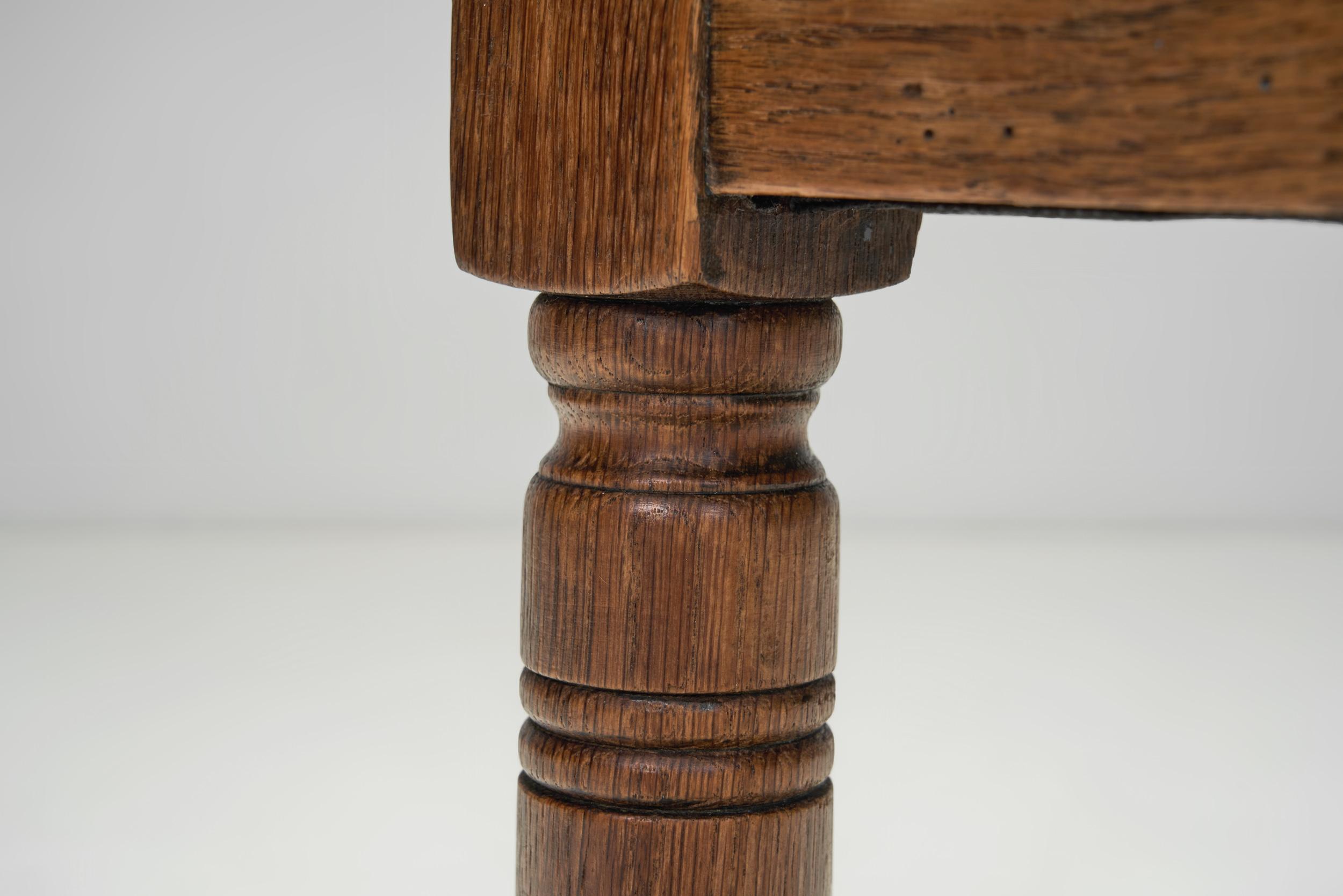 Klismos-inspirierter Eichenstuhl mit gepolstertem Sitz, Dänemark um 1900 im Angebot 8