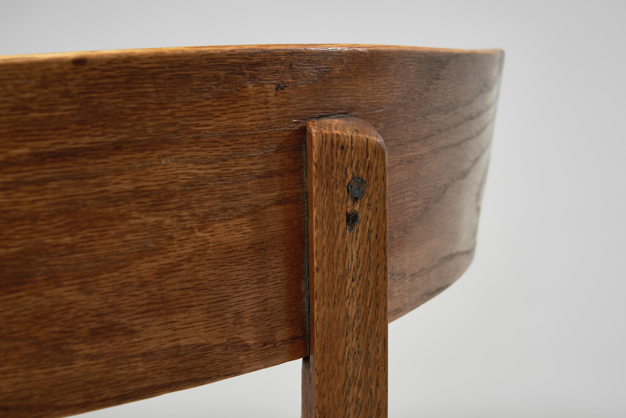 Klismos-inspirierter Eichenstuhl mit gepolstertem Sitz, Dänemark um 1900 im Angebot 2