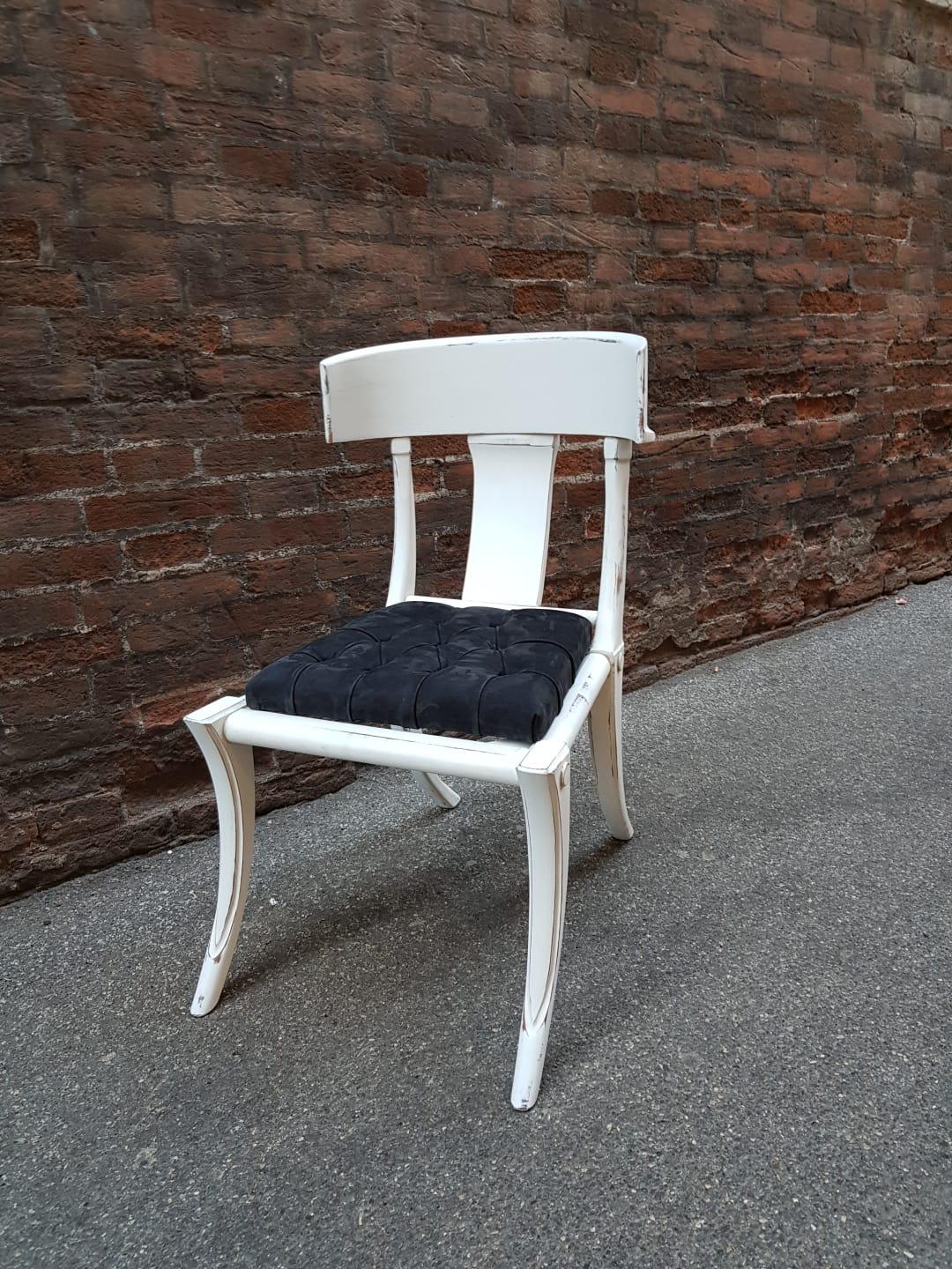 Noyer Klismos Saber Legs White Shabby Chairs Customizable Upholstery Set of 2 en vente