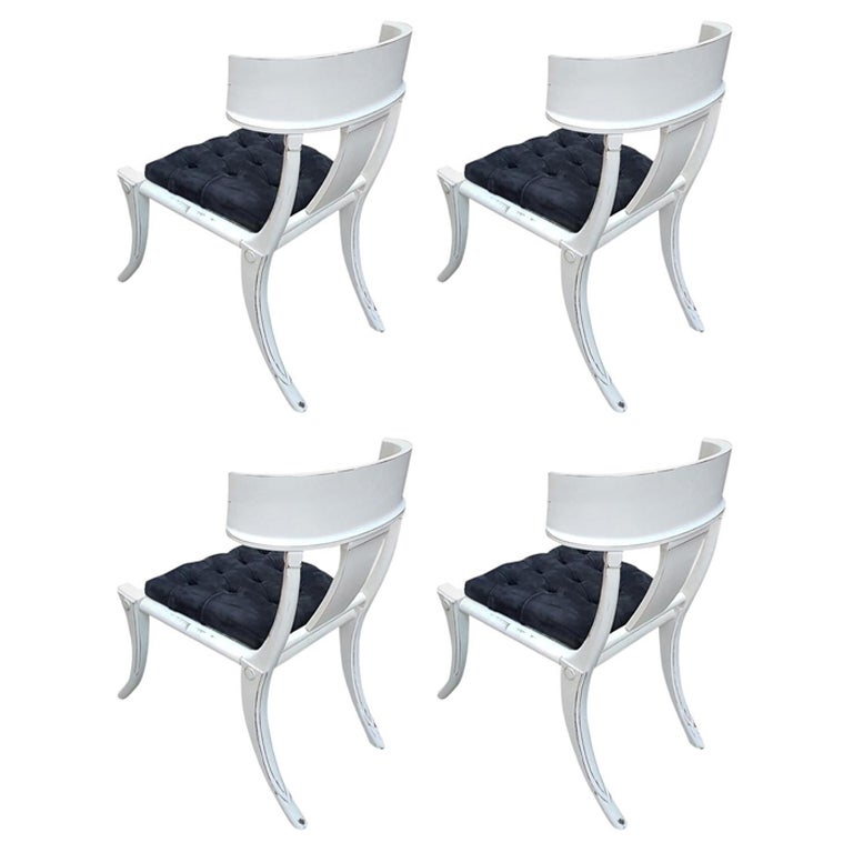 Klismos Saber Legs Weiße Shabby-Stühle Anpassbare Polsterung 4er-Set