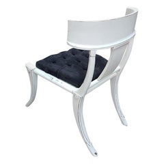 Klismos Sedie con gambe a sciabola bianche dall'aspetto shabby Colori e rivestimenti personalizzabili