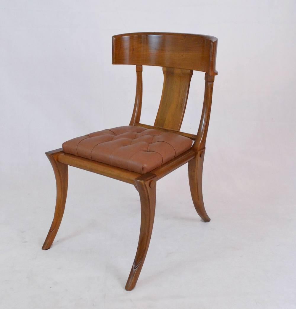 Néo-grec Klismos Shiny Walnut Saber Legs Brown Leather Chairs Customizable Set of 2 en vente