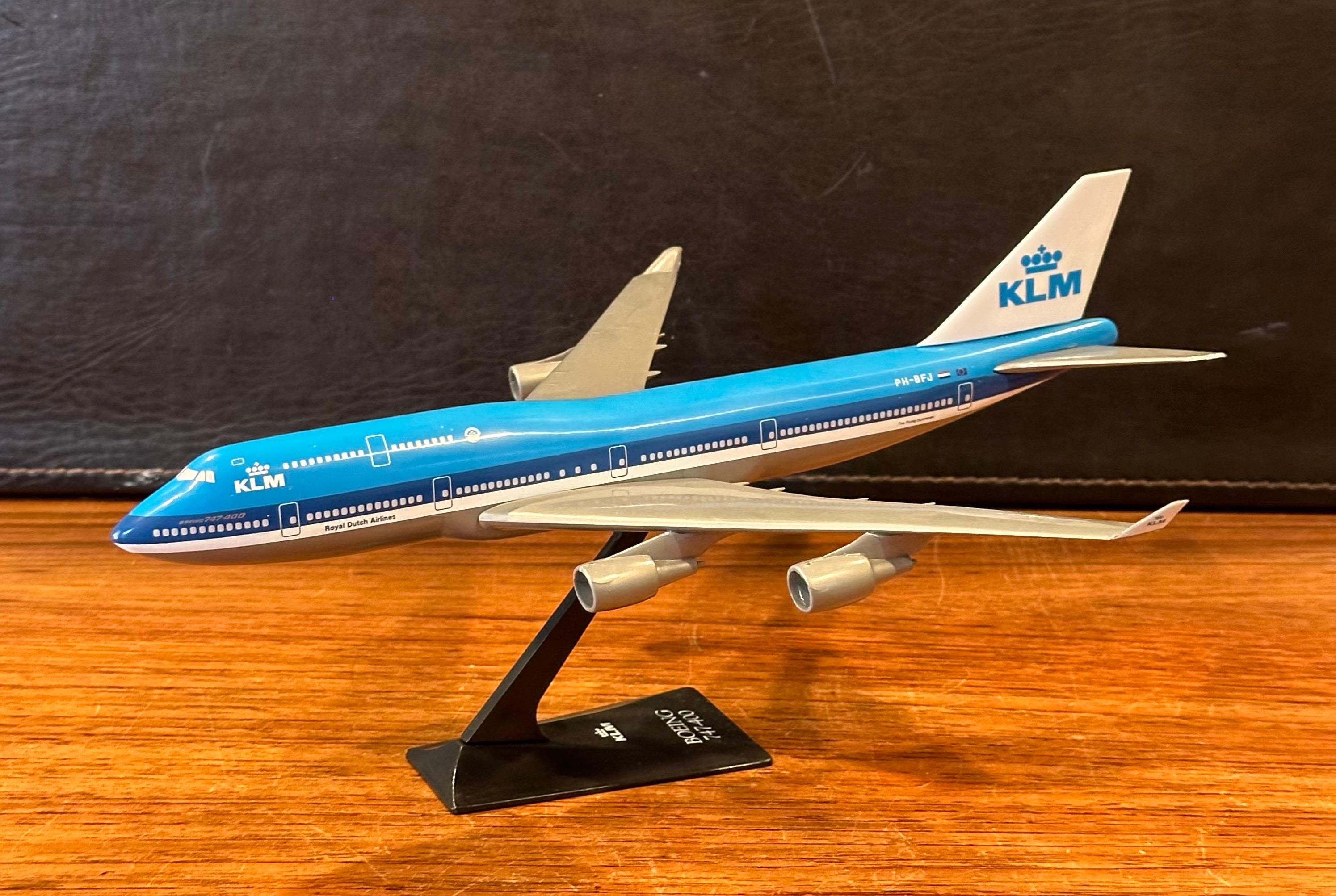 20th Century KLM Dutch Airlines Boeing 747-400 Jumbo Jetliner Airplane Contractor Desk Model For Sale
