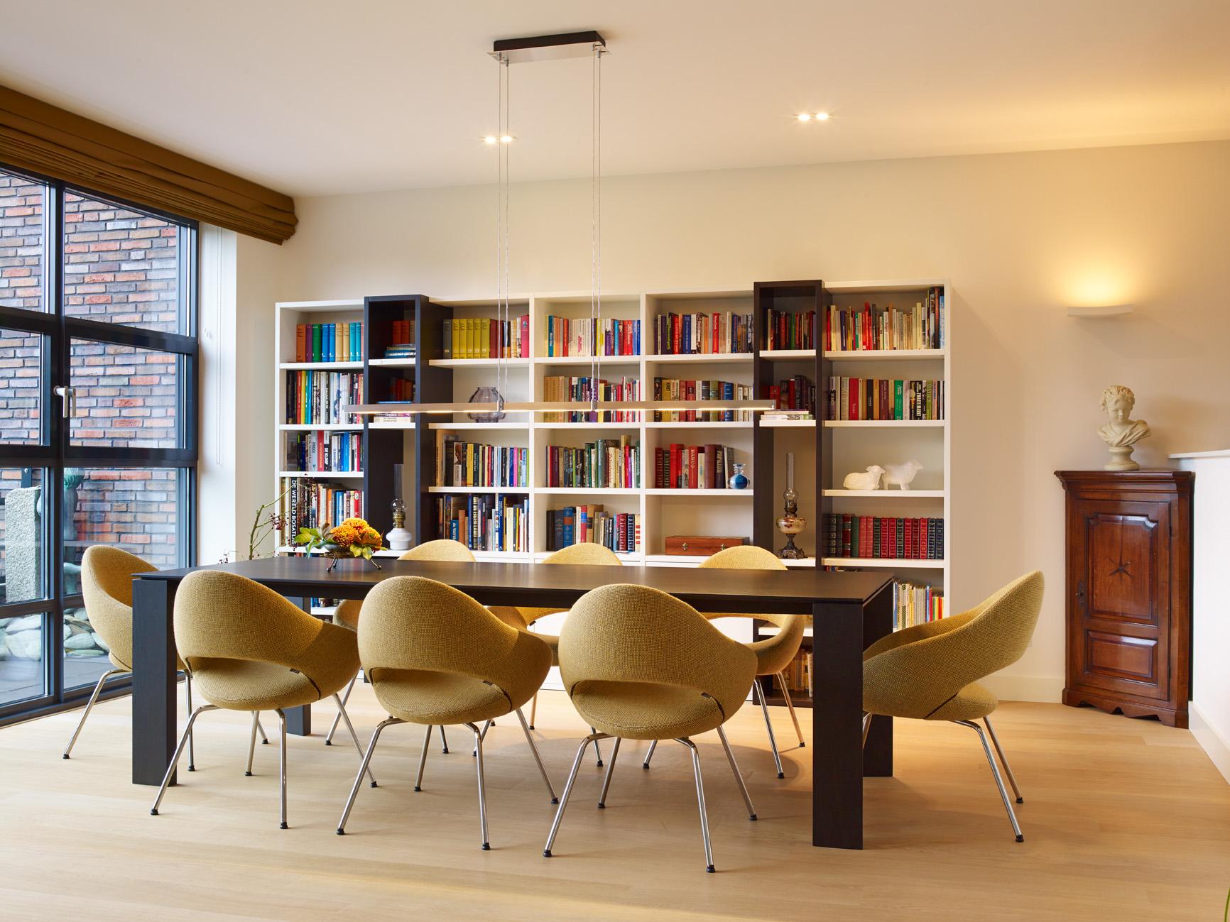 Kluskens Table de salle à manger Portofino en noyer massif Neuf - En vente à Nederweert, NL