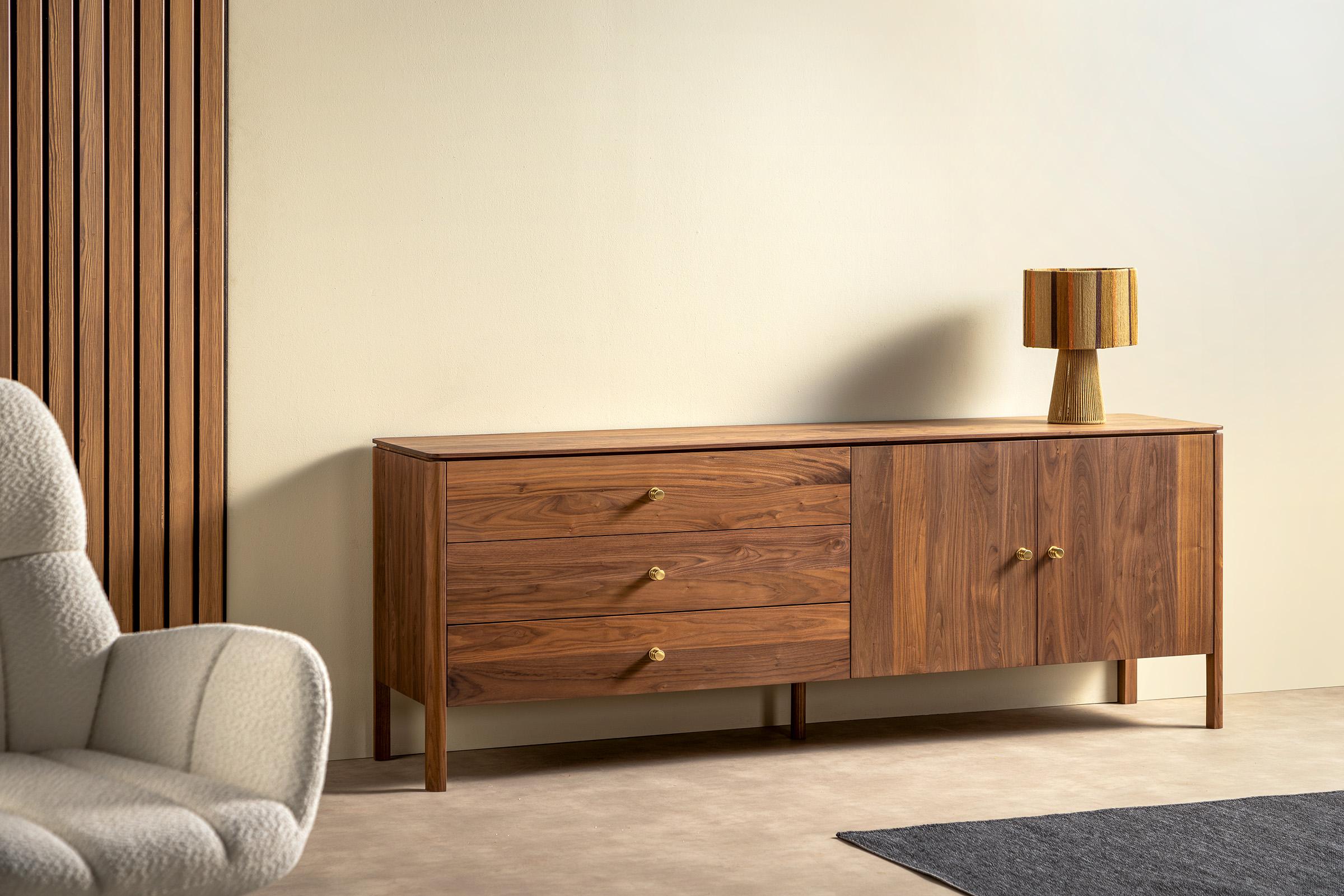 Hand-Crafted Kluskens Tessio Sideboard in Walnut For Sale