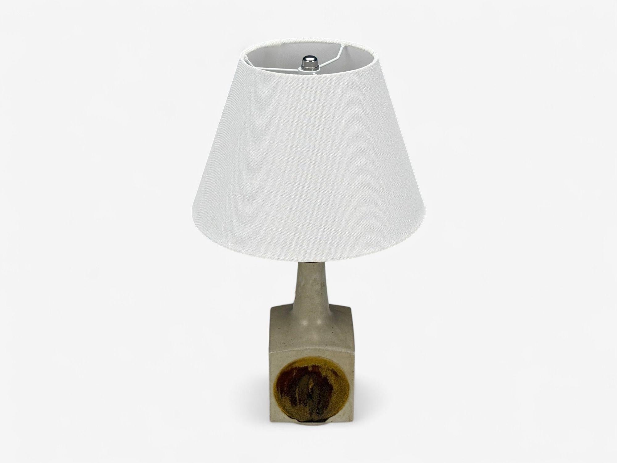 Mid-Century Modern Knabstrup Attribution, Beige Stoneware, Table Lamp, Denmark, 1960s For Sale