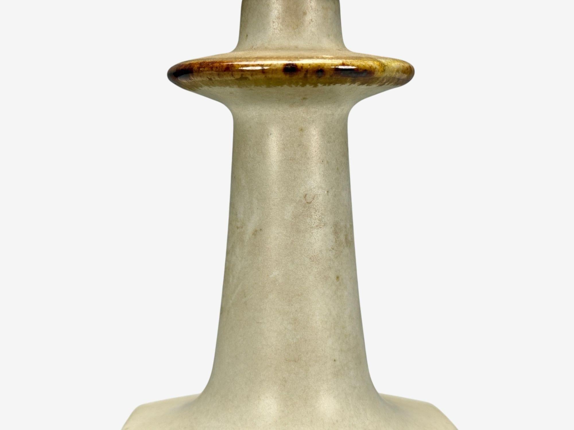Mid-20th Century Knabstrup Attribution, Beige Stoneware, Table Lamp, Denmark, 1960s For Sale