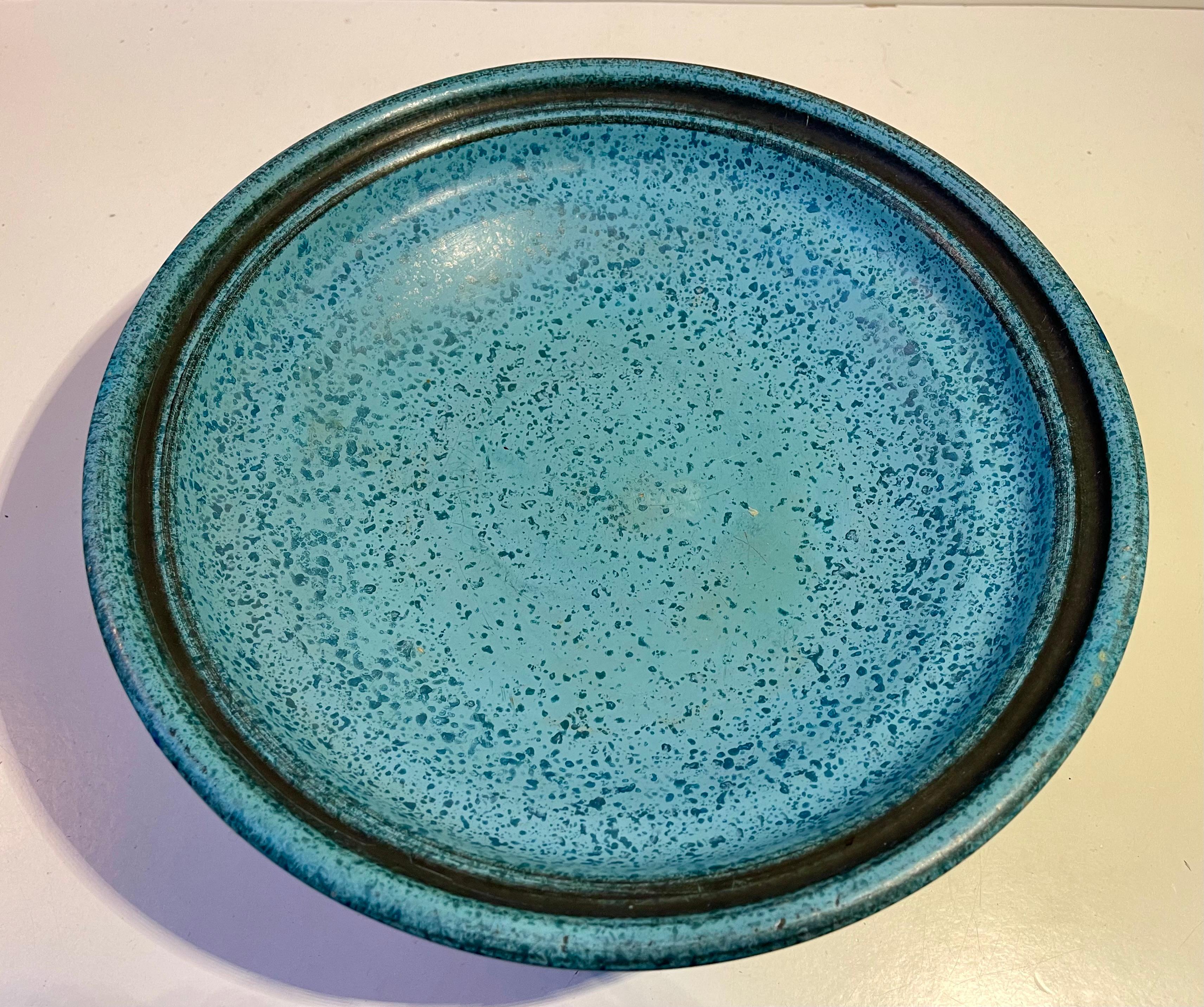 Knabstrup Dänemark Blaue Art Deco Obstschale aus bemaltem Steingut, 1920er Jahre (Dänisch) im Angebot