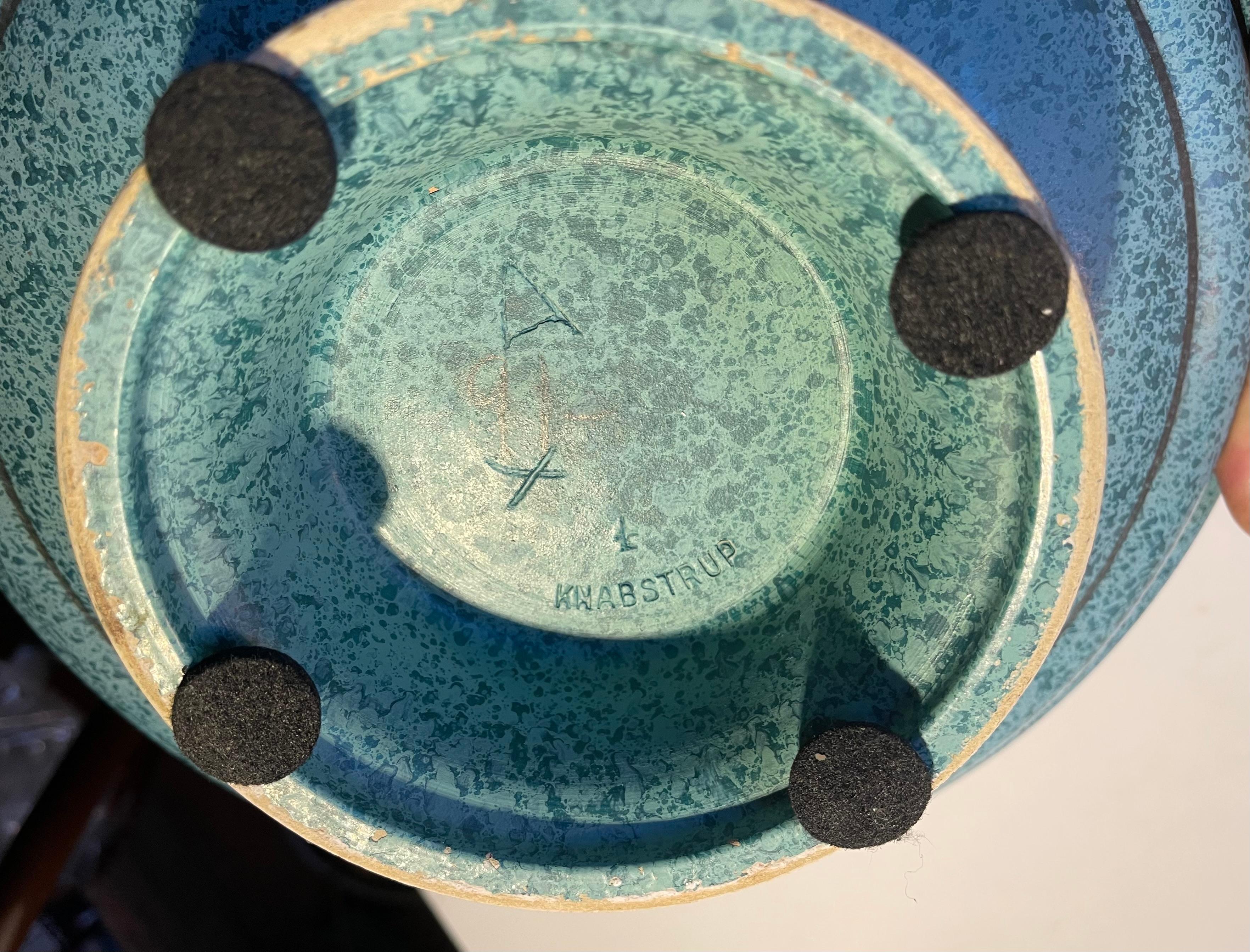 Knabstrup Dänemark Blaue Art Deco Obstschale aus bemaltem Steingut, 1920er Jahre (Gemalt) im Angebot