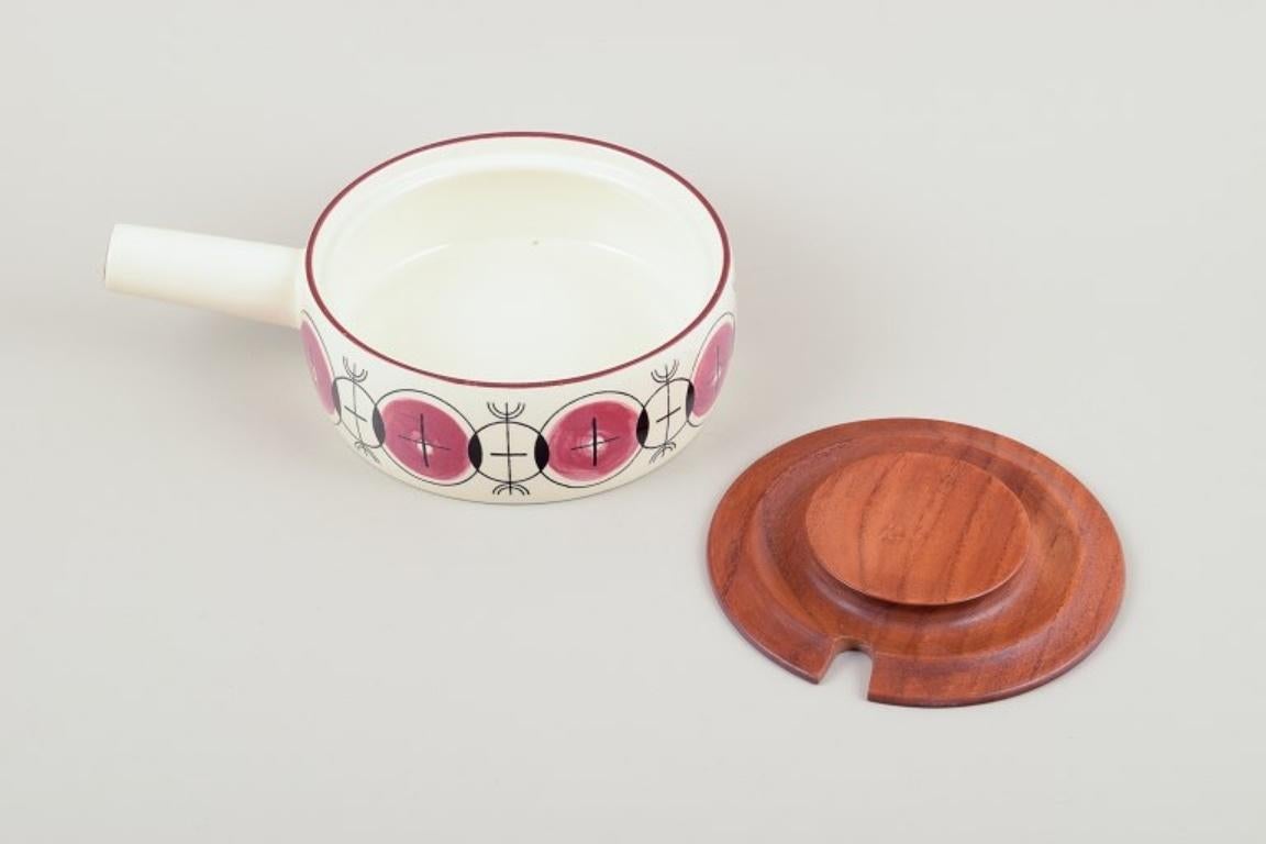 Danish Knabstrup, Denmark. Stoneware saucepan. With wooden lid. Modernist design. For Sale