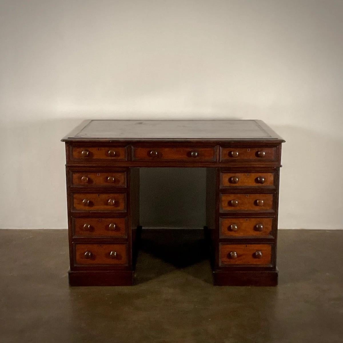 Bureau à genoux en vente 2