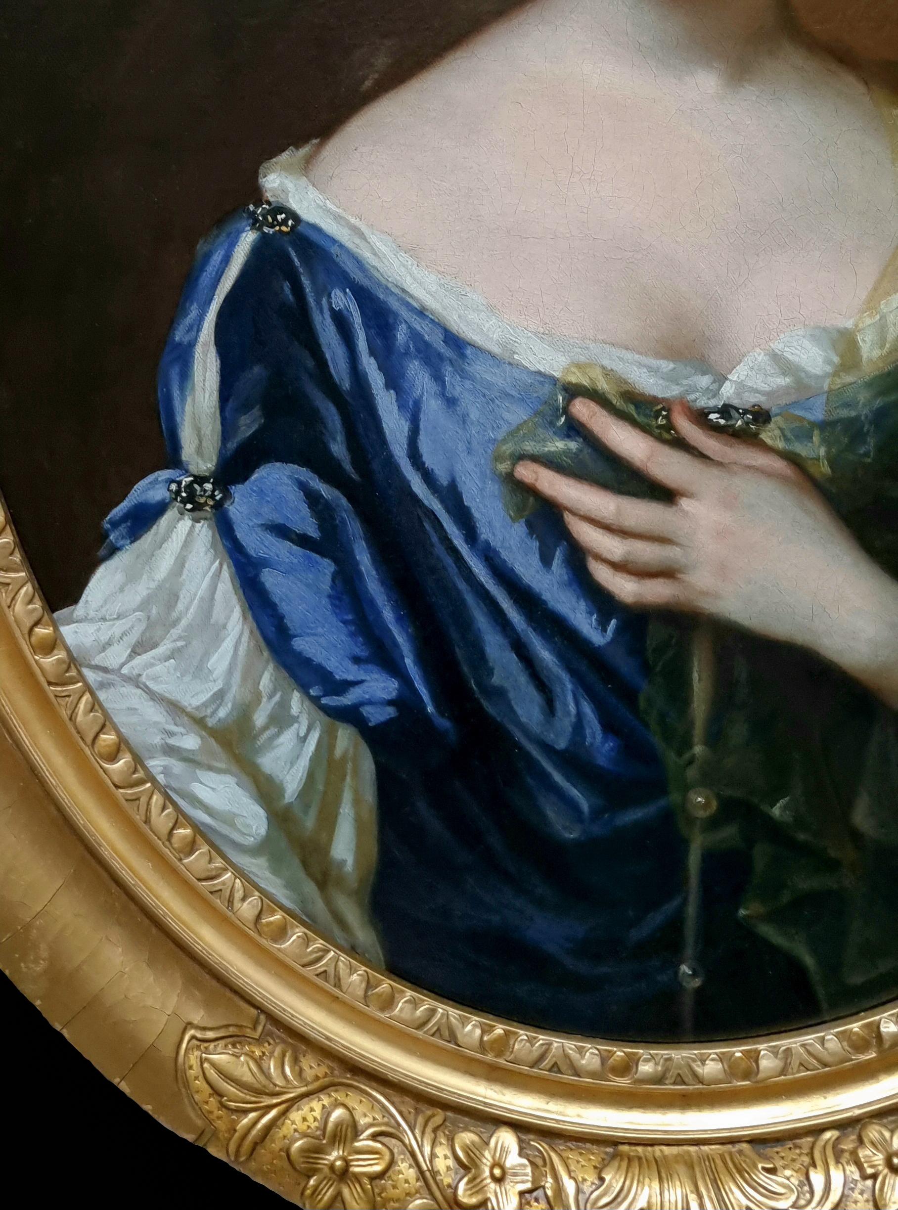 Porträt einer Dame in einem blauen Kleid, die einen durchsichtigen Schal hält, ca.1675-85, Öl auf Leinwand im Angebot 2
