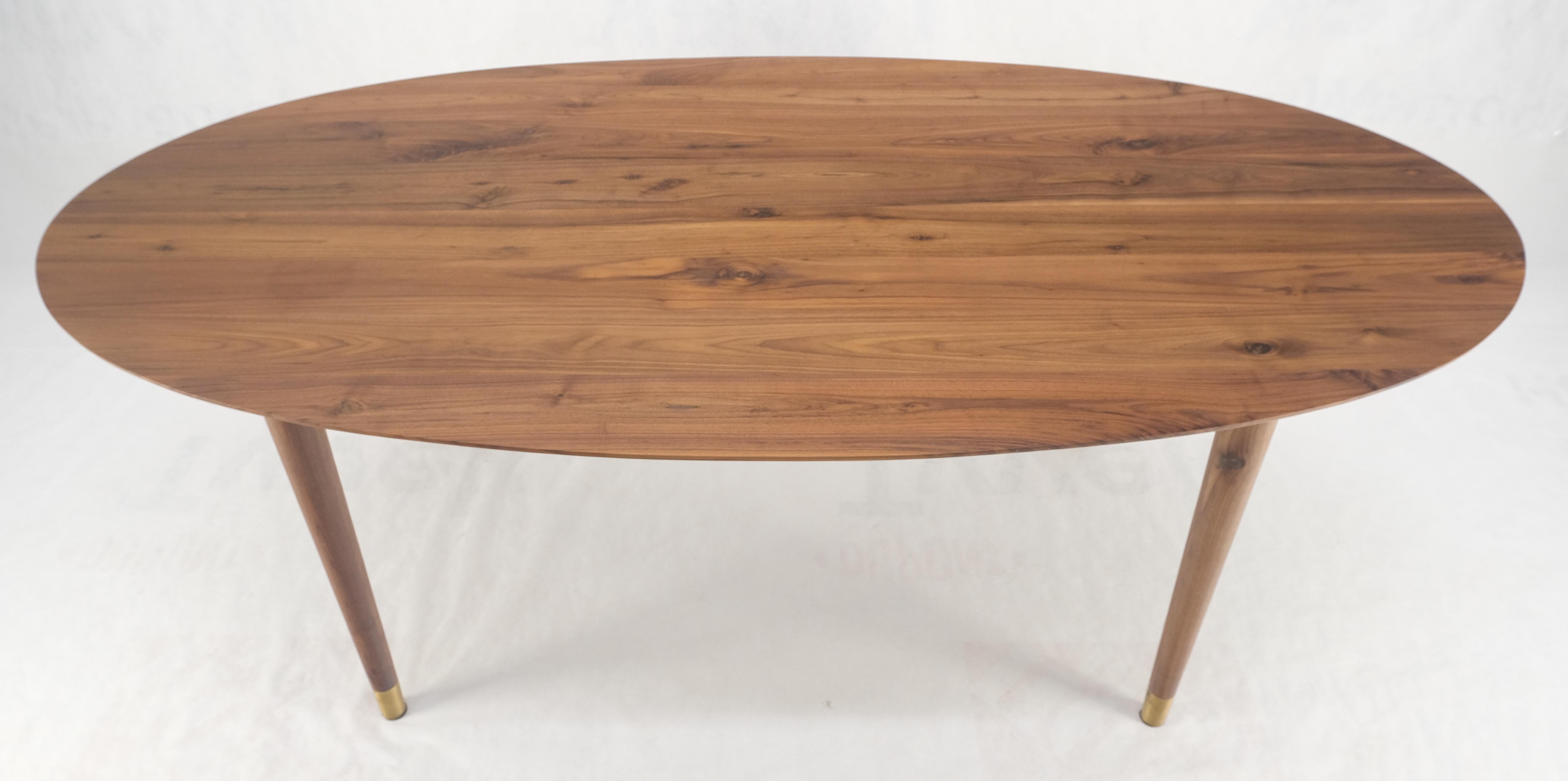 Knife Edge Oval Solid Walnut Tapered Leg 7' long Dining Conference Table MINT! In Excellent Condition For Sale In Rockaway, NJ