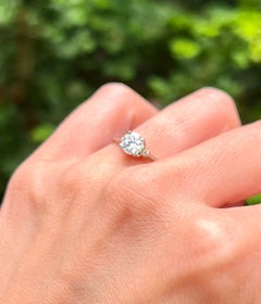 Knife Edge Solitaire Diamond Engagement Ring in 18 Karat Gold