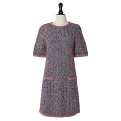 Kurzärmeliges Kleid aus Chiné-Strick mit beidseitiger Tasche CHANEL