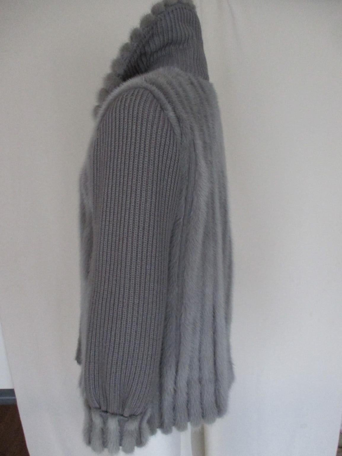 Knitted Wollweste Grau Blau Nerz Pelz Mantel Weste im Zustand „Gut“ im Angebot in Amsterdam, NL