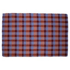 Tapis tricoté en laine Pyra par Lisa Darland