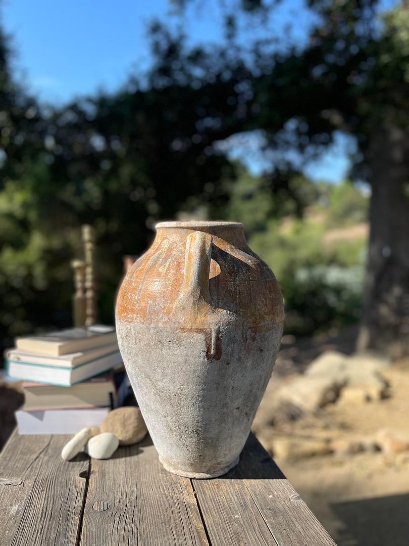 Greco Roman Kınık Küpü (Textured Turkish Jar - Medium) For Sale