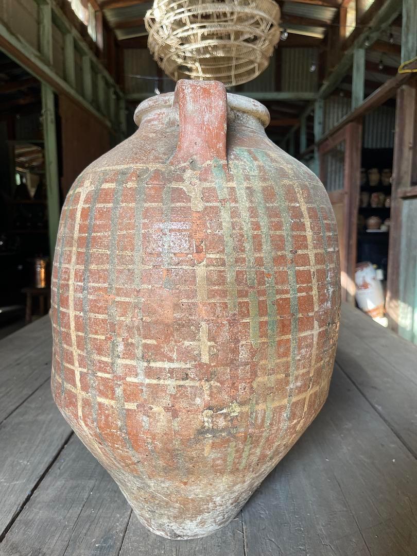 XX secolo Kınık Küpü (vaso turco testurizzato - piccolo) in vendita