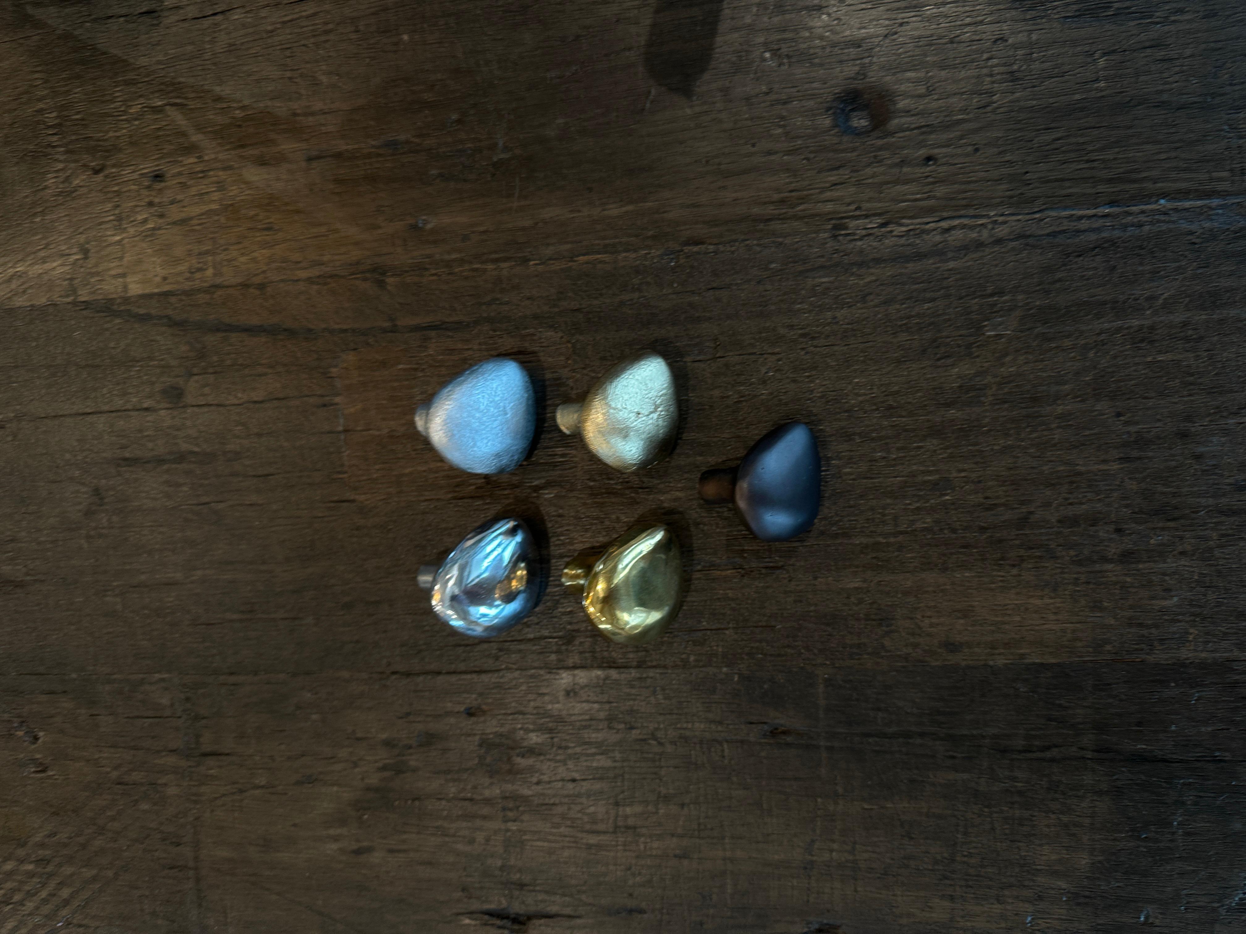 Knöpfe - Zeitgenössische Knöpfe aus Messing für Schränke von Unsim im Zustand „Neu“ im Angebot in Warszawa, PL