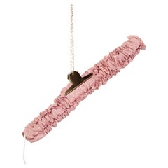 Knock Off Neon di EBBA Lindgren